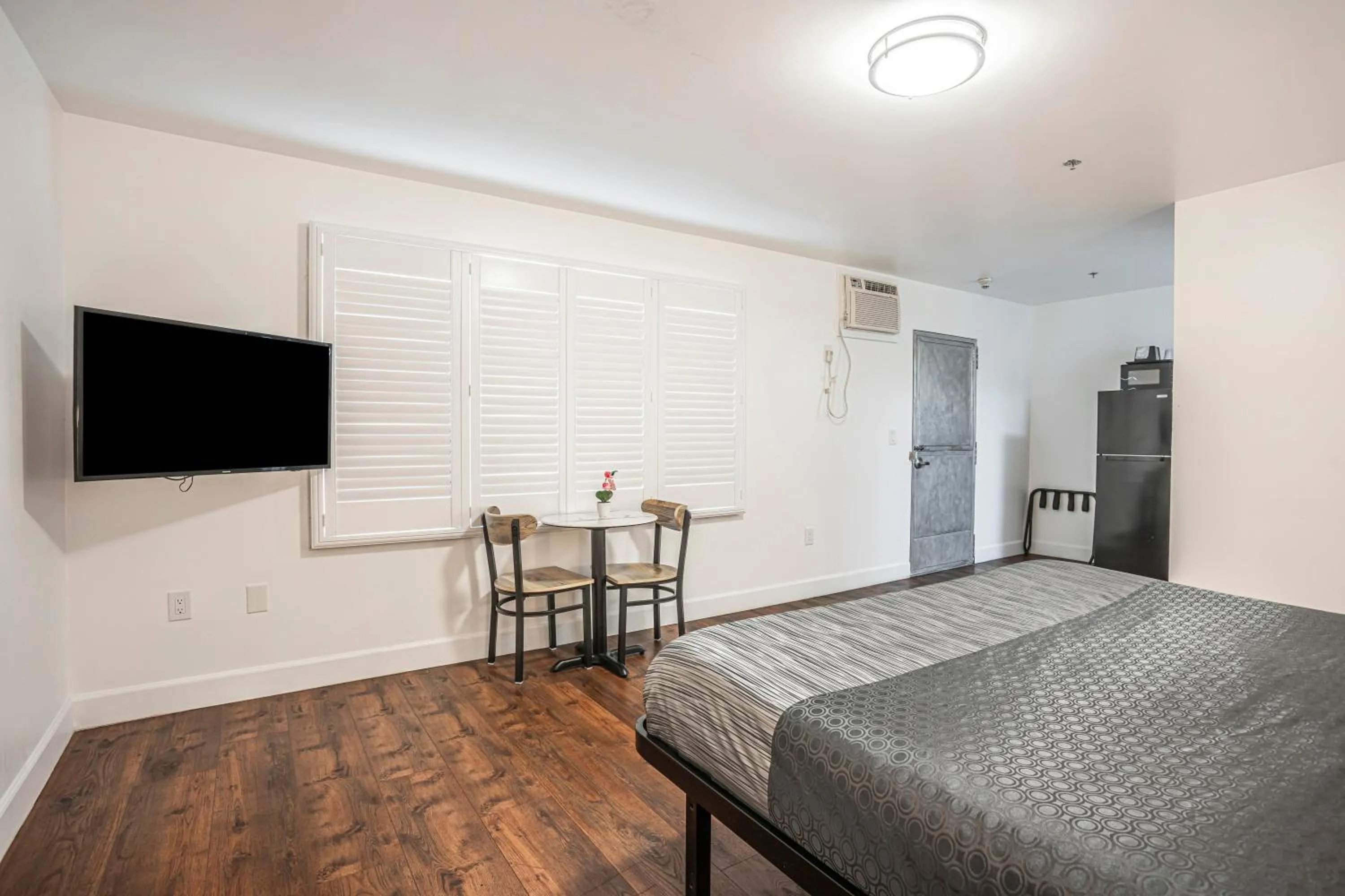 View (from property/room), Bed in The Greens Hotel on Del Paso