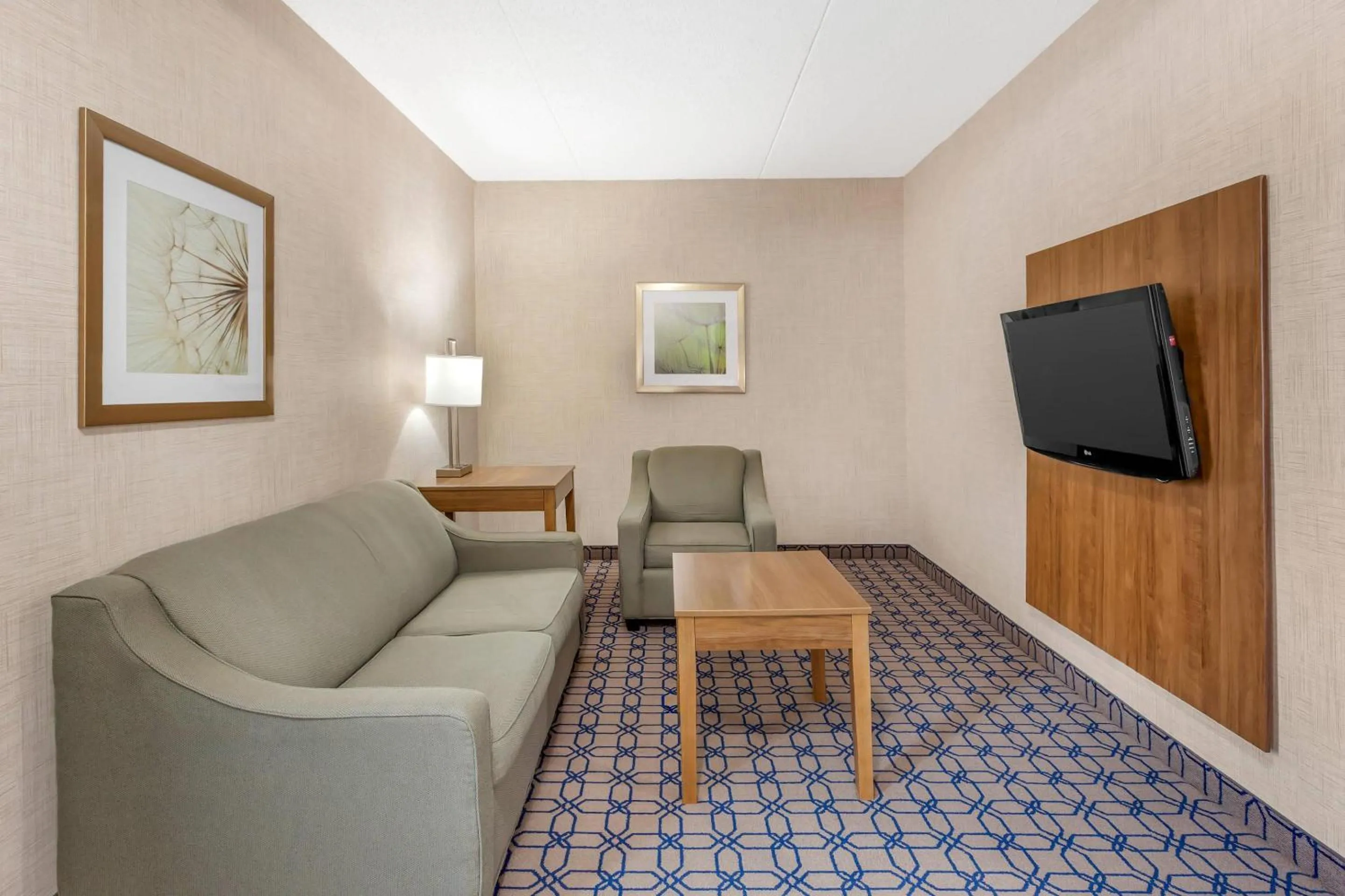 Bedroom in Quality Suites