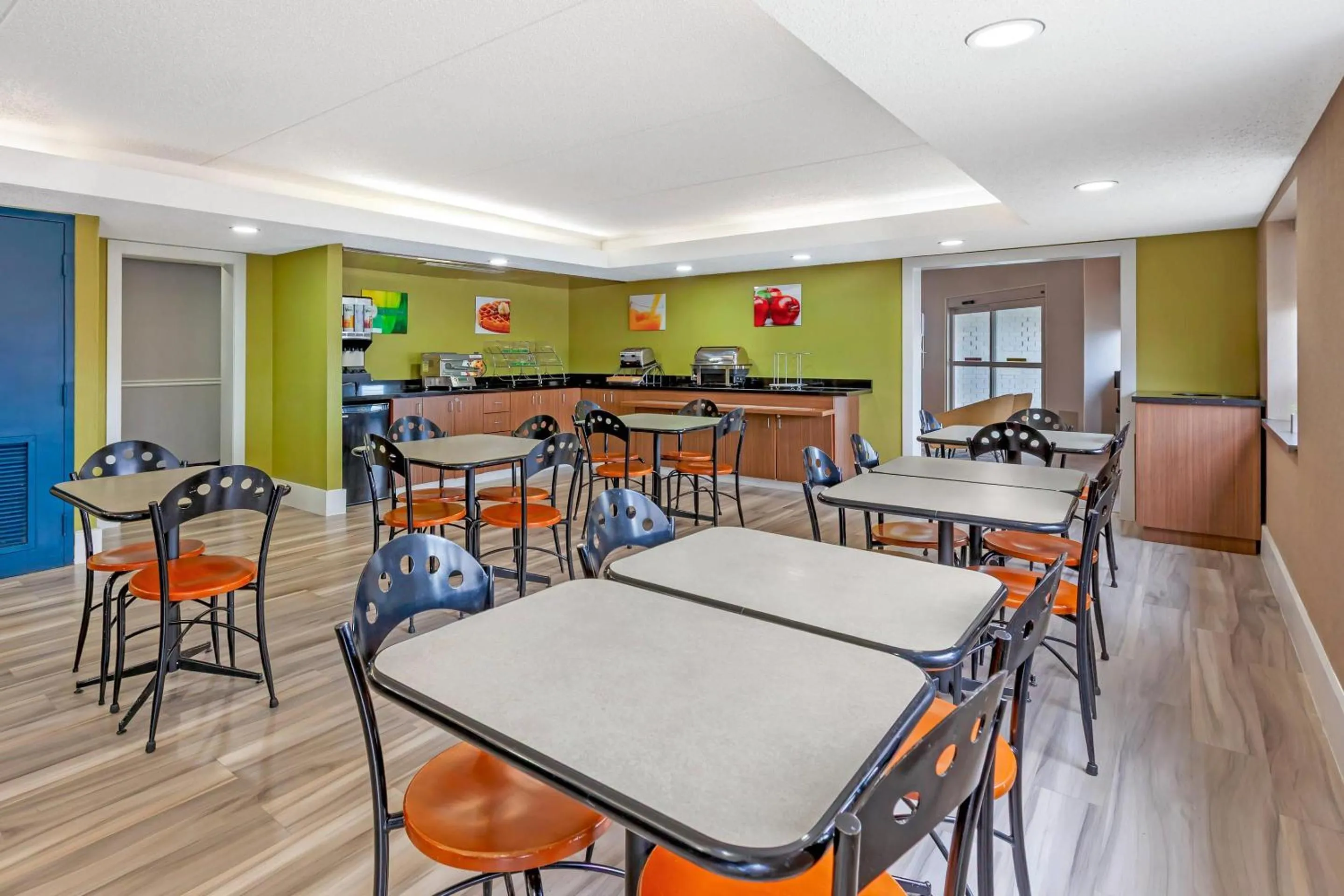 Breakfast in Quality Suites