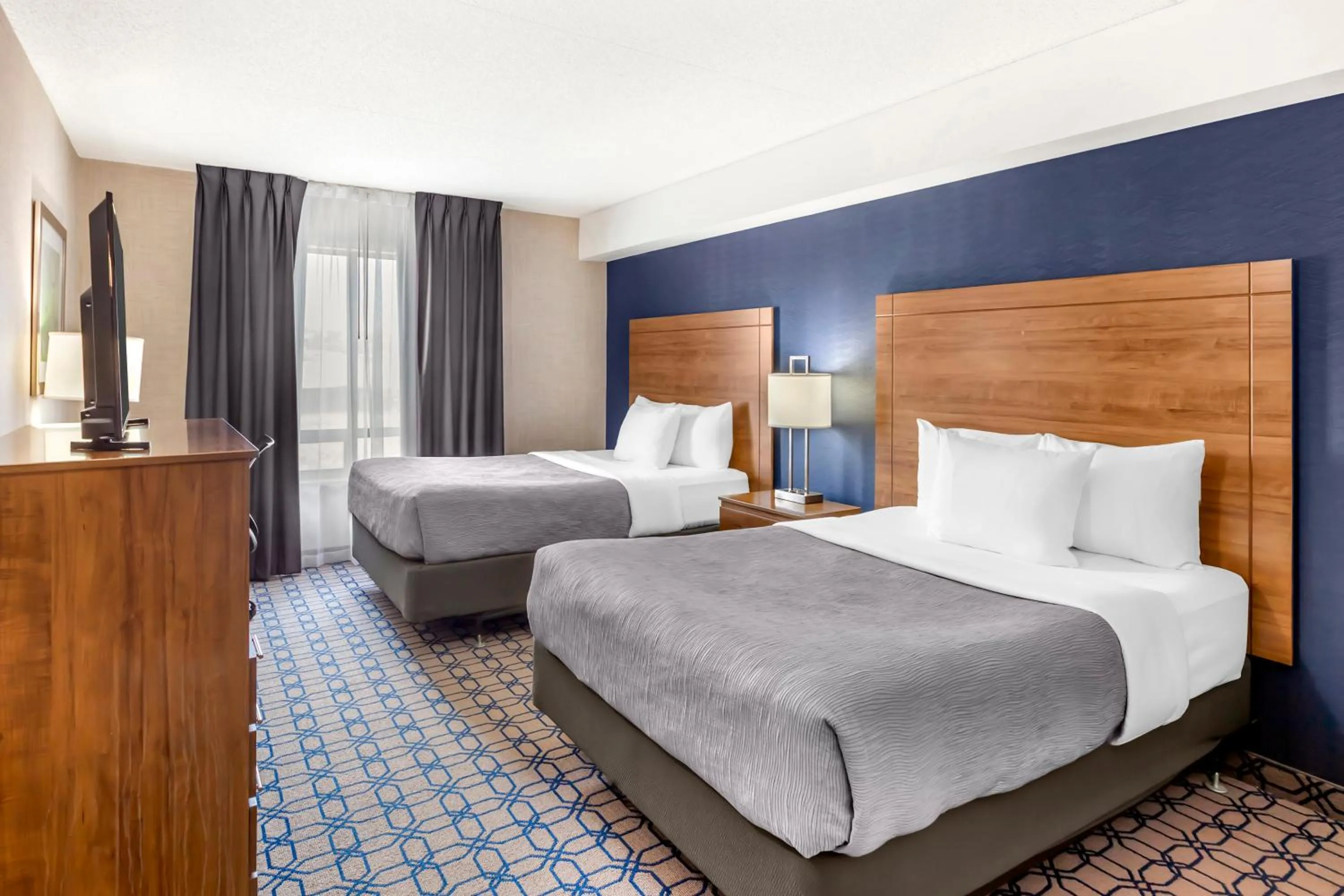 Bed in Quality Suites