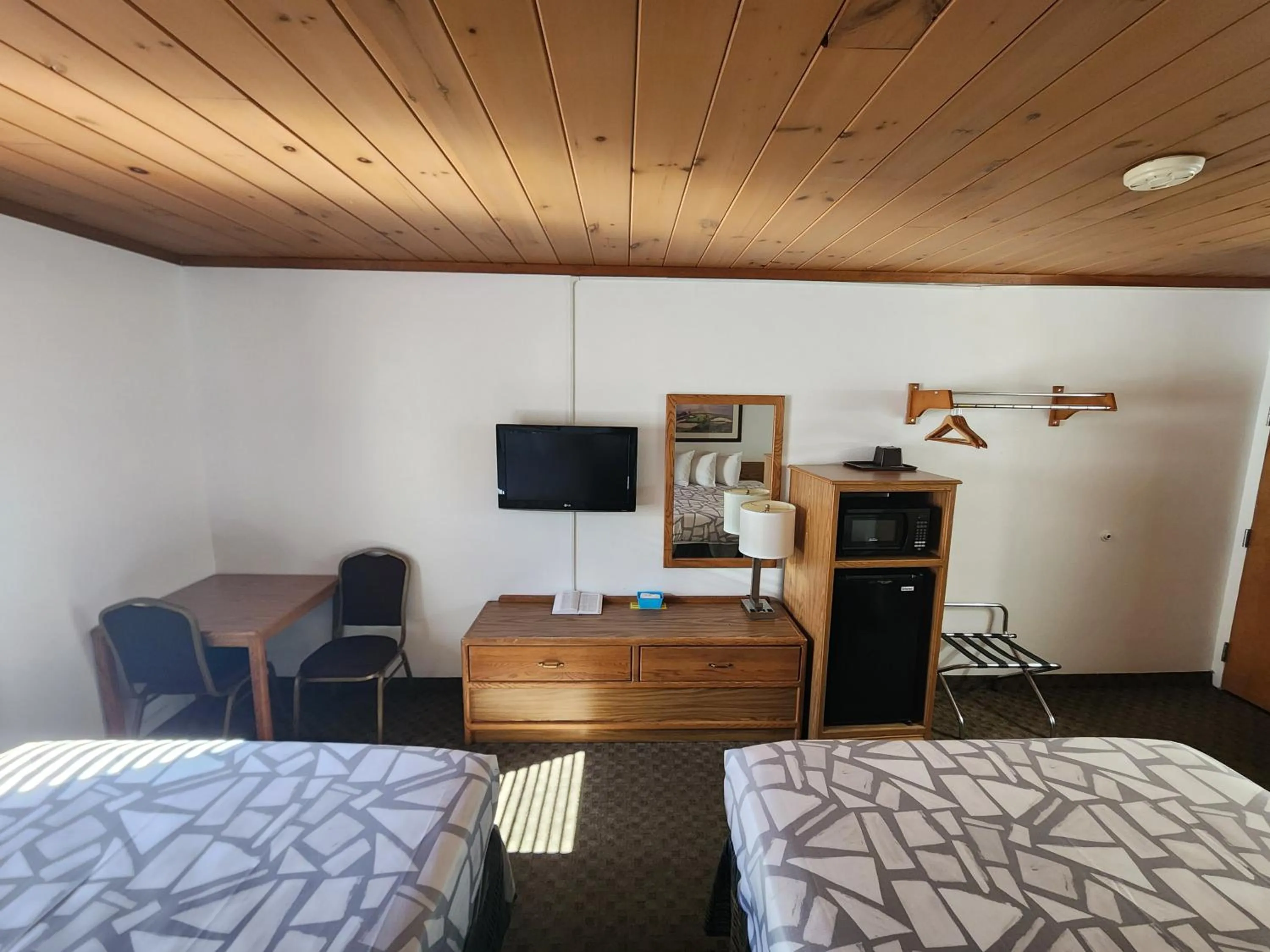 Bed in Lantern Motel