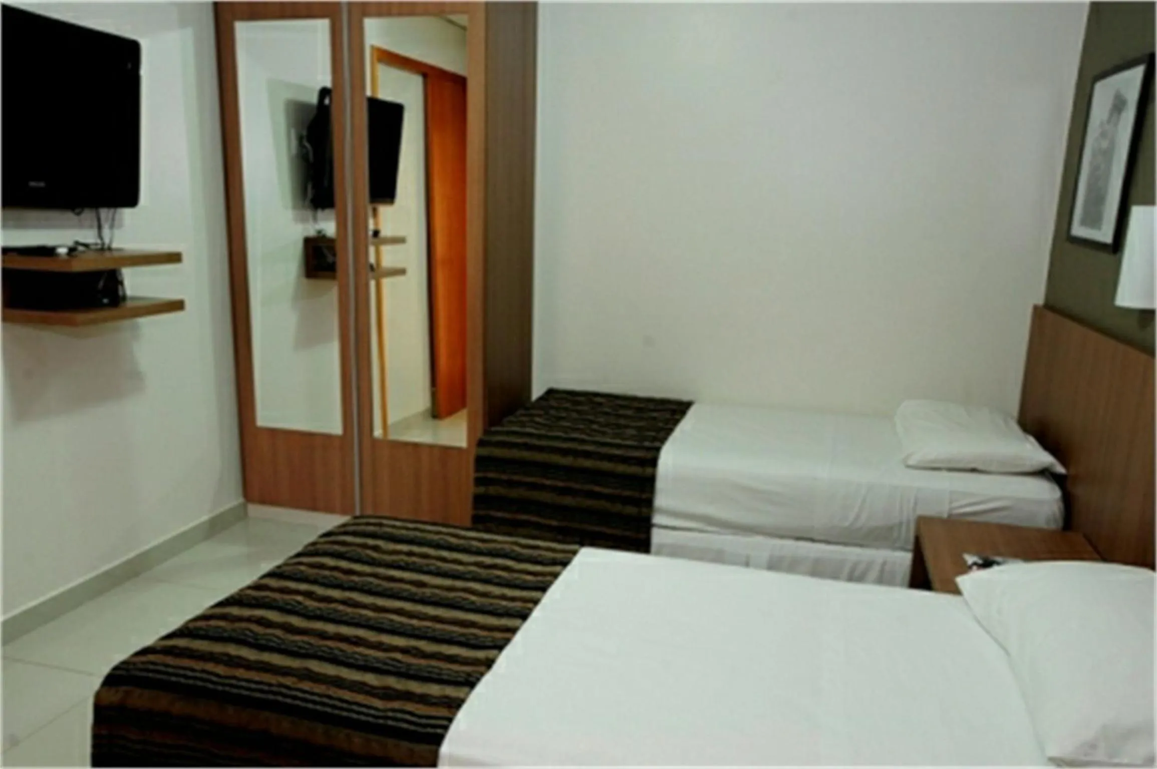 Photo of the whole room in Bristol Evidence Hotel