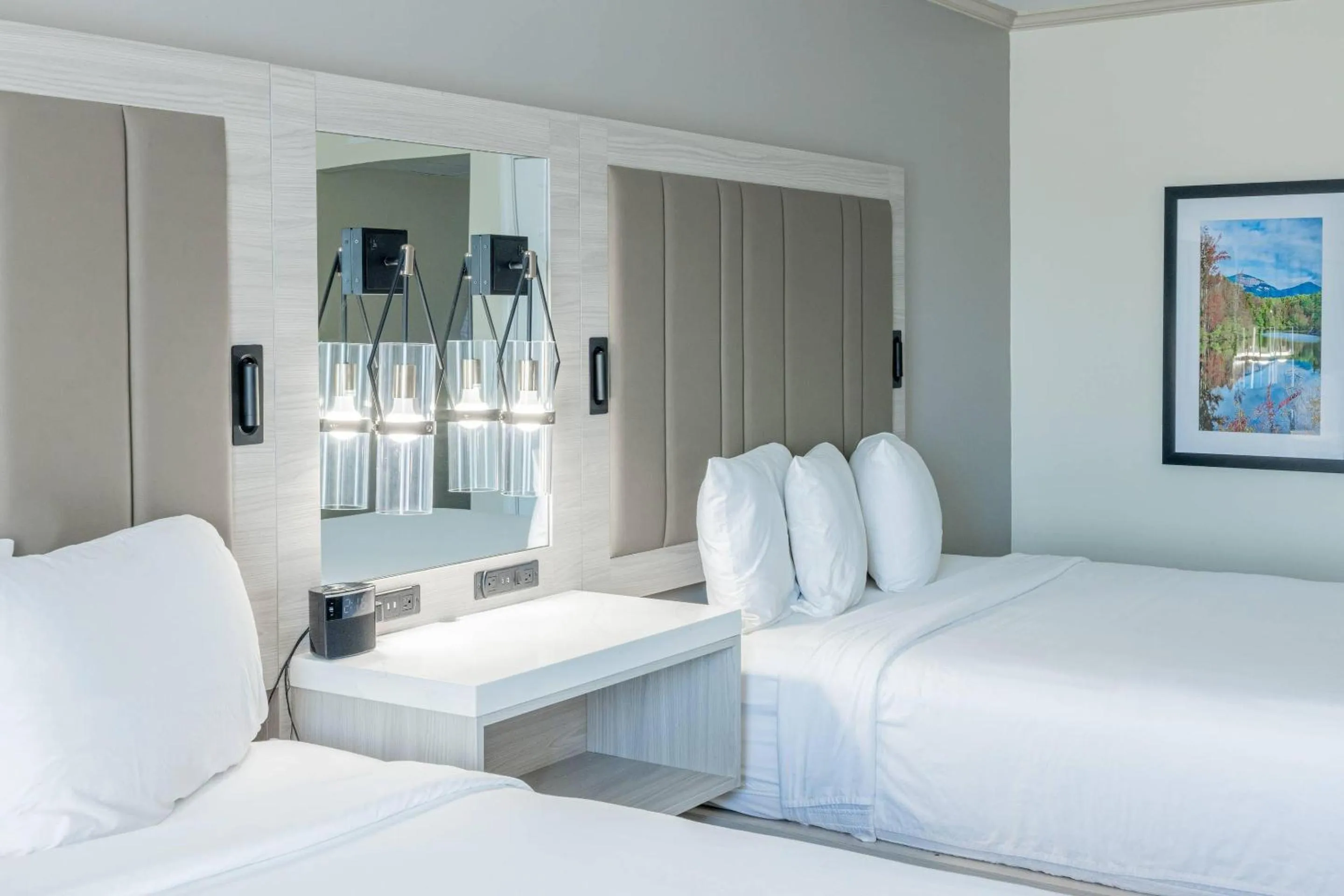 Bedroom, Bed in Inn on the Square, an Ascend Collection Hotel