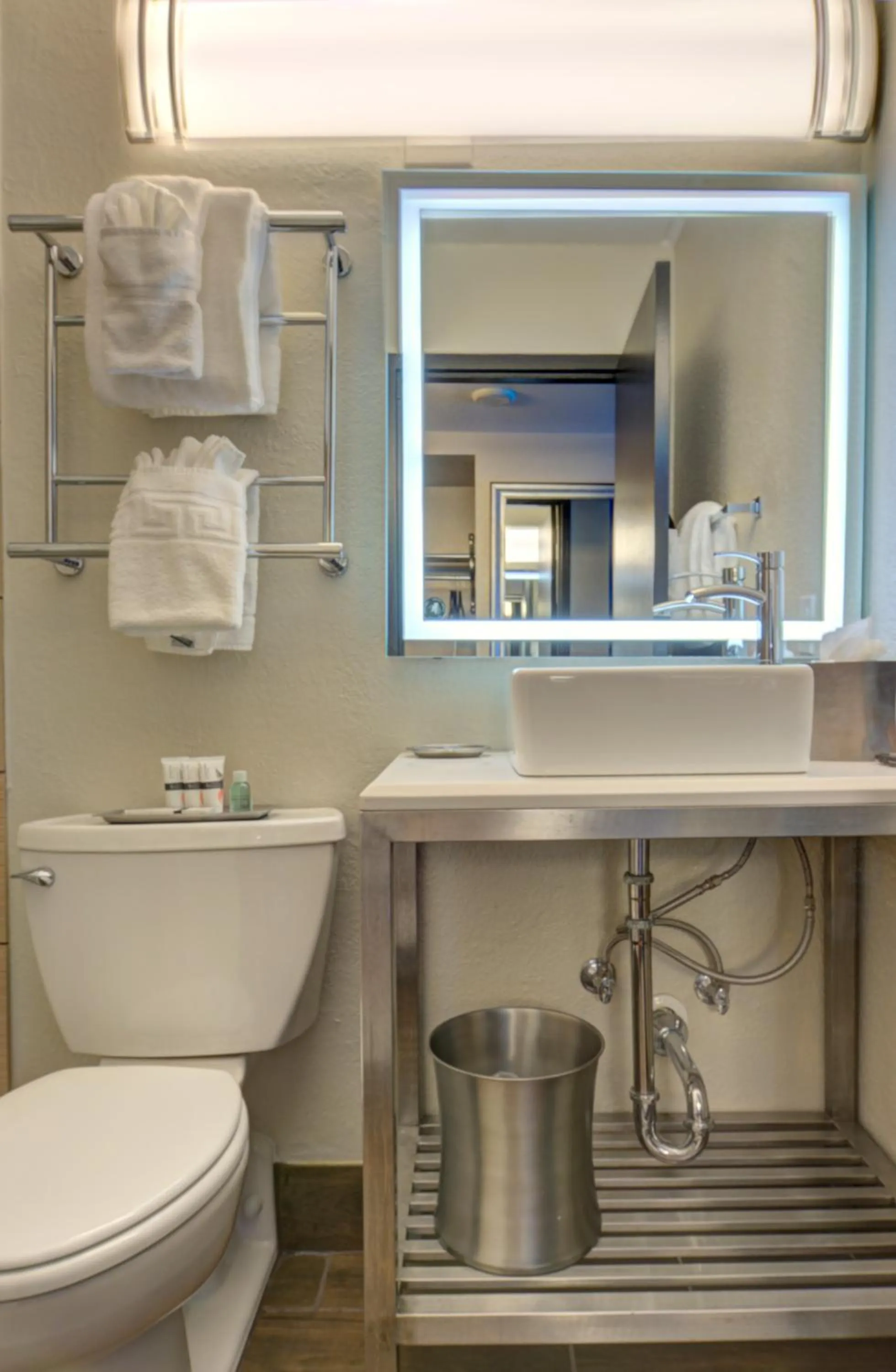 Bathroom in The Barrymore Hotel Tampa Riverwalk