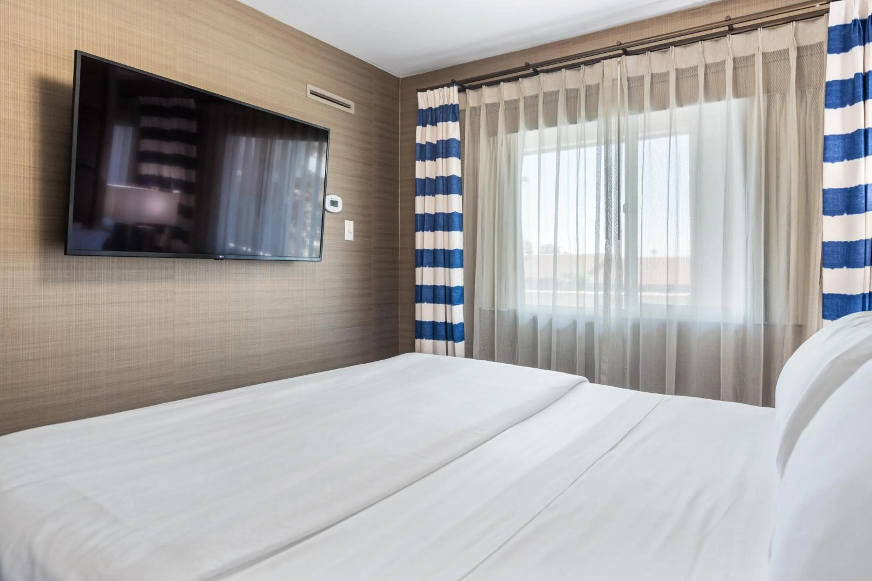 Bed in 3 Palms Tucson North Foothills