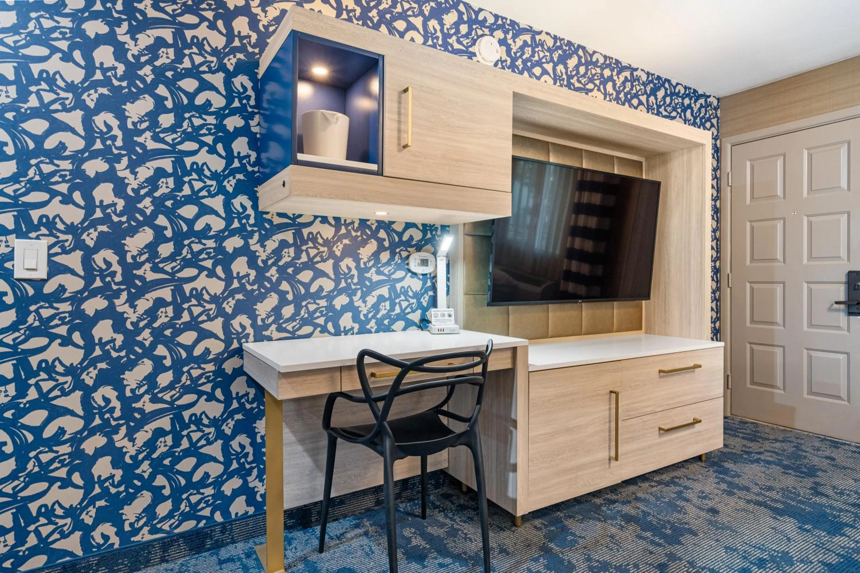 TV and multimedia in 3 Palms Tucson North Foothills