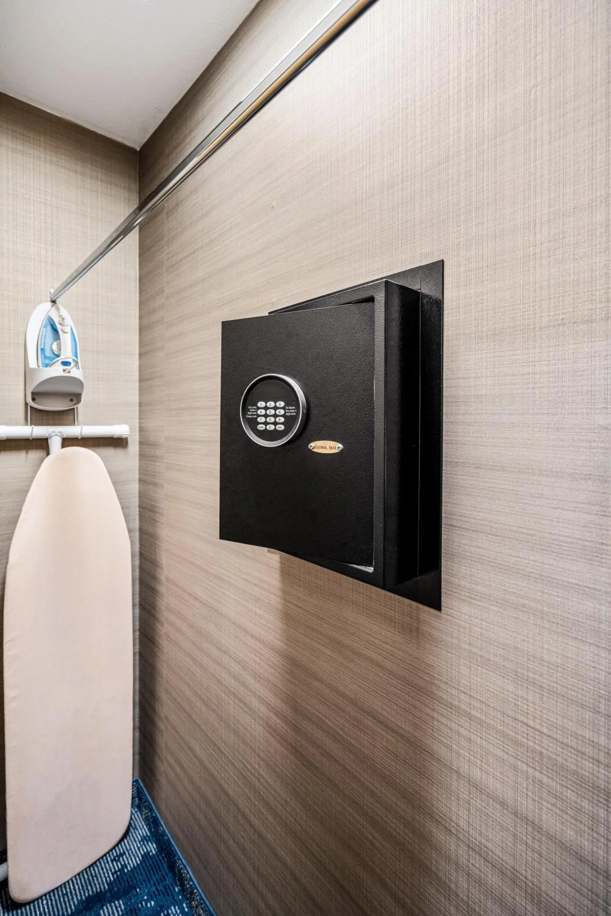 Queen Suite - Disability Access in 3 Palms Tucson North Foothills Queen Suite - Disability Access in 3 Palms Tucson North Foothills