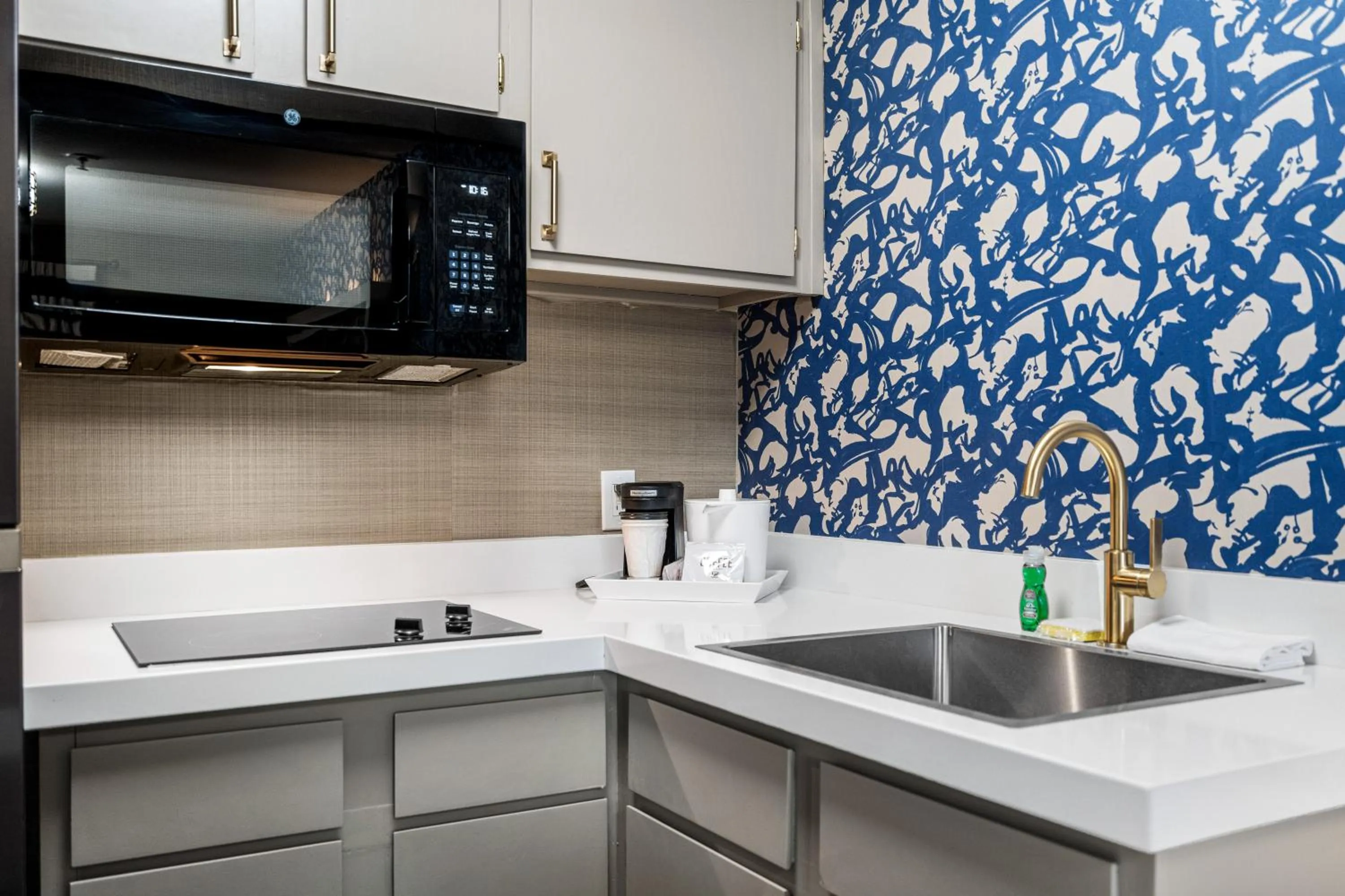 Kitchen or kitchenette in 3 Palms Tucson North Foothills