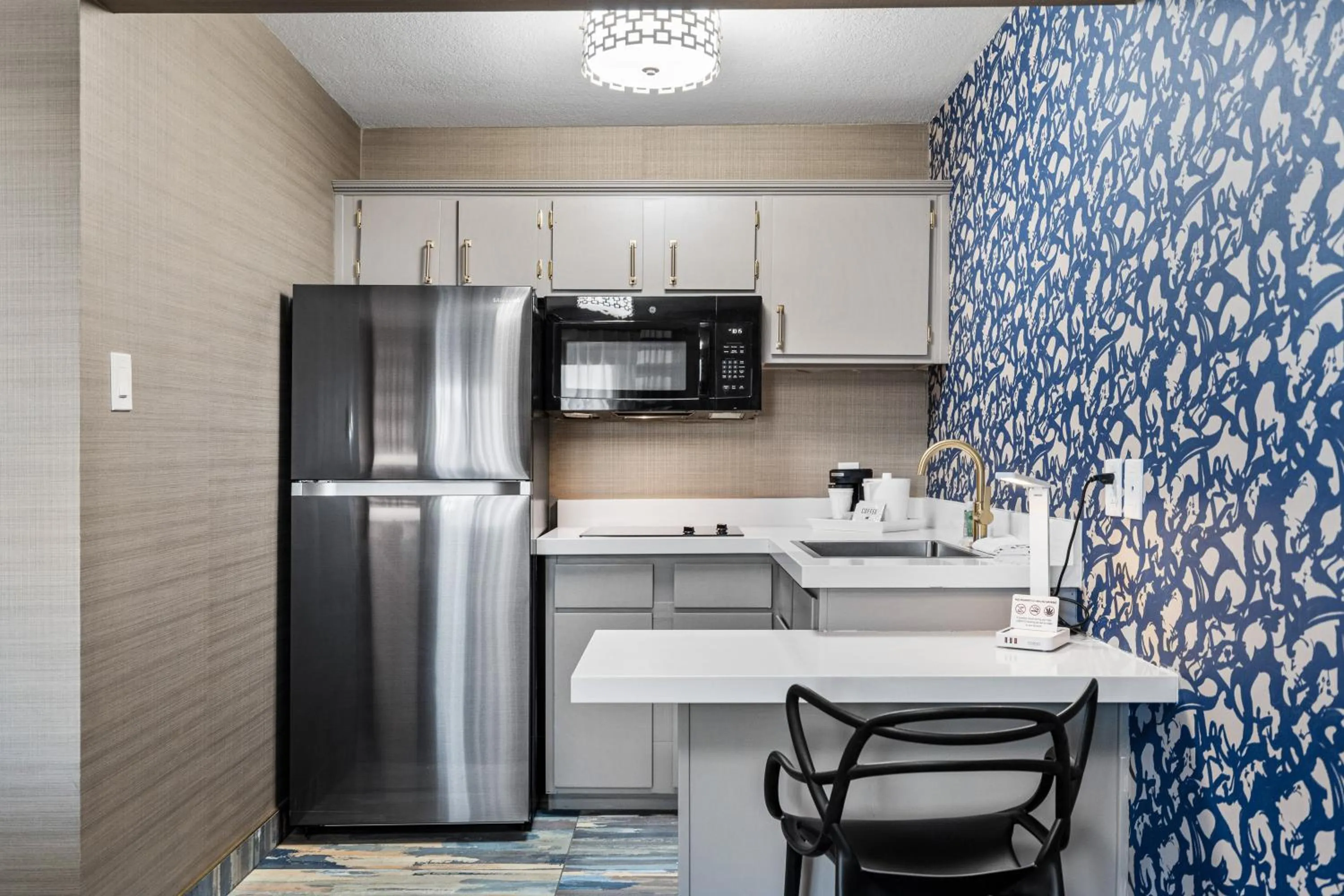 Kitchen or kitchenette in 3 Palms Tucson North Foothills