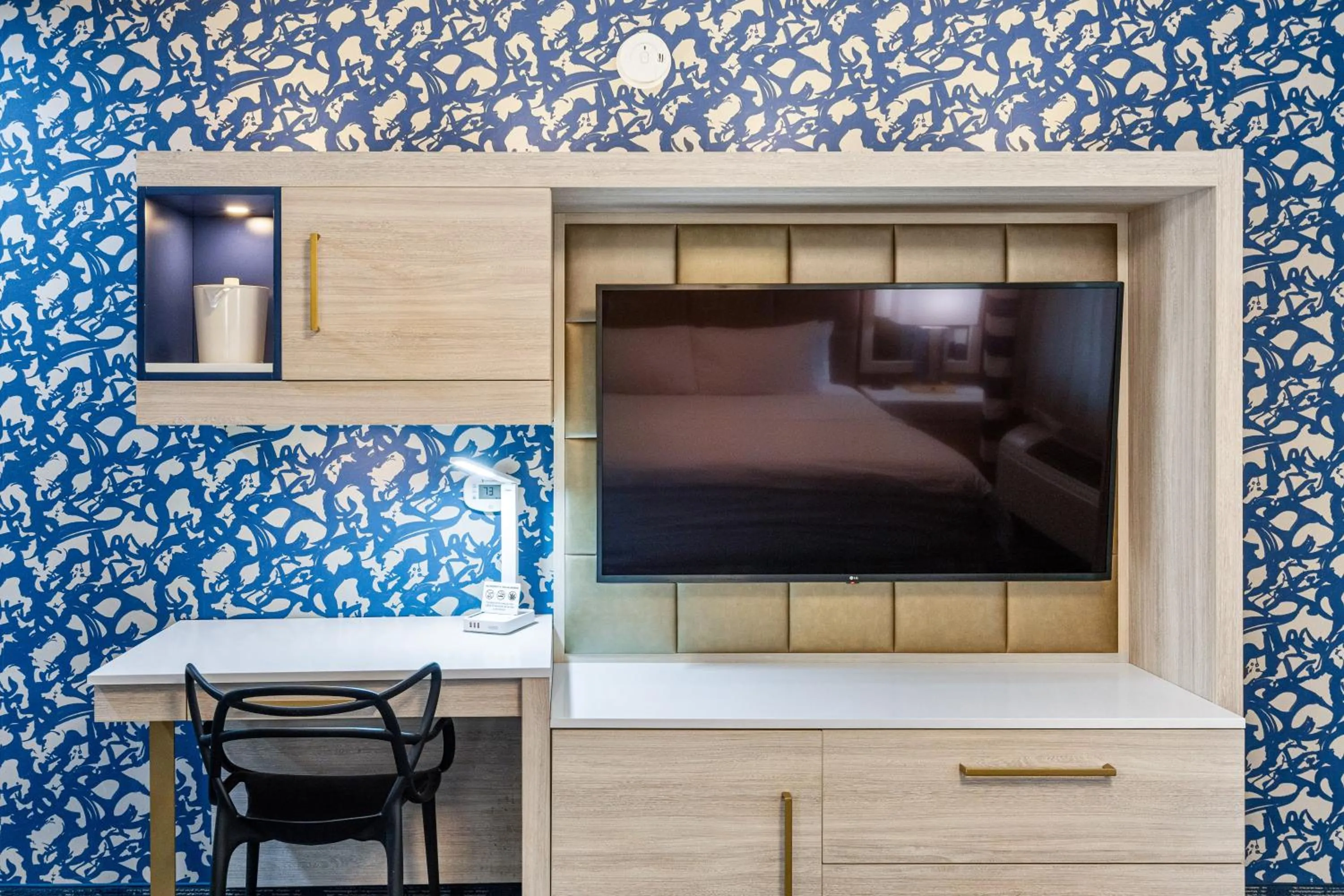 TV and multimedia in 3 Palms Tucson North Foothills