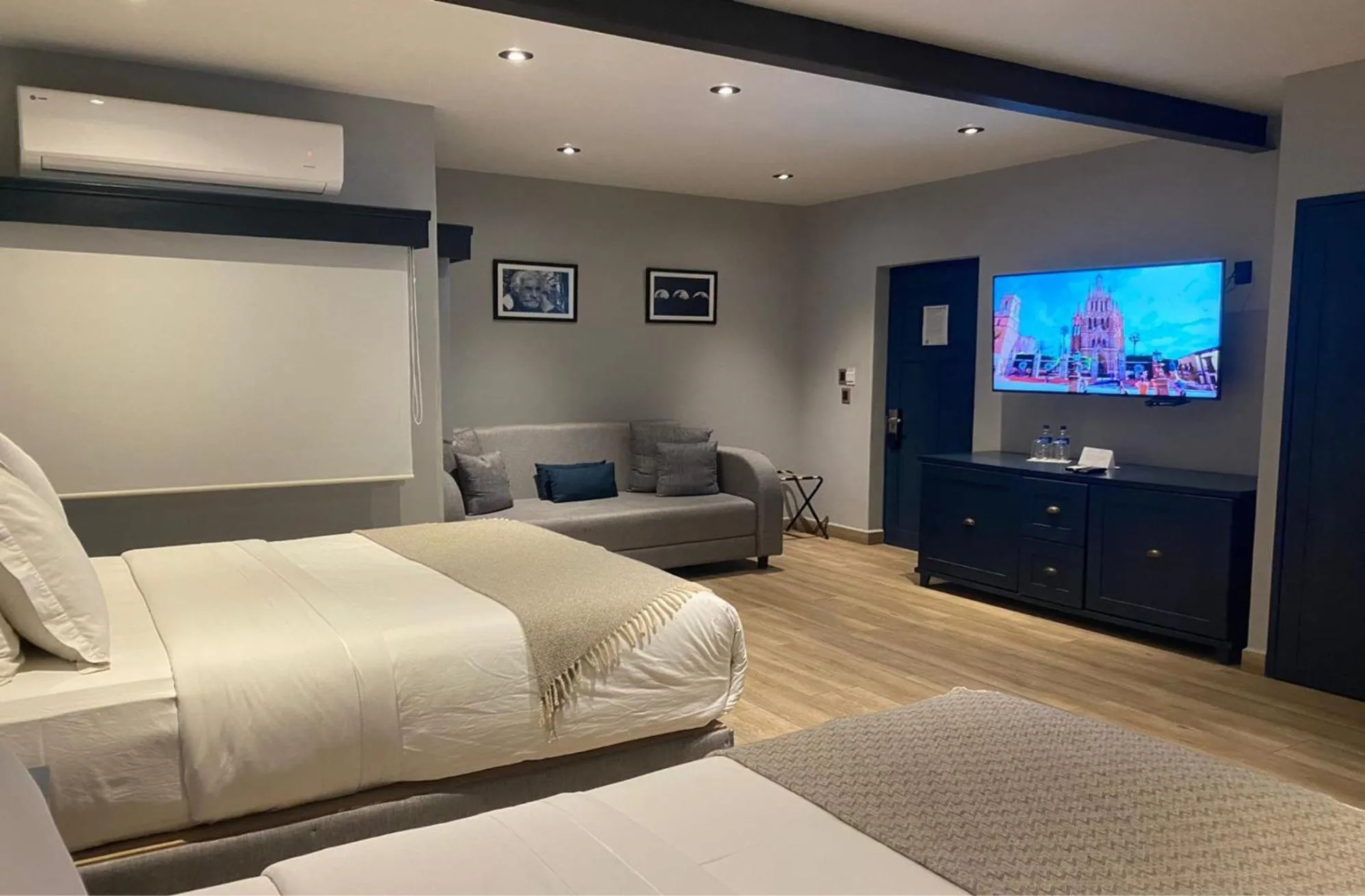 Evening entertainment in Hotel Verbena