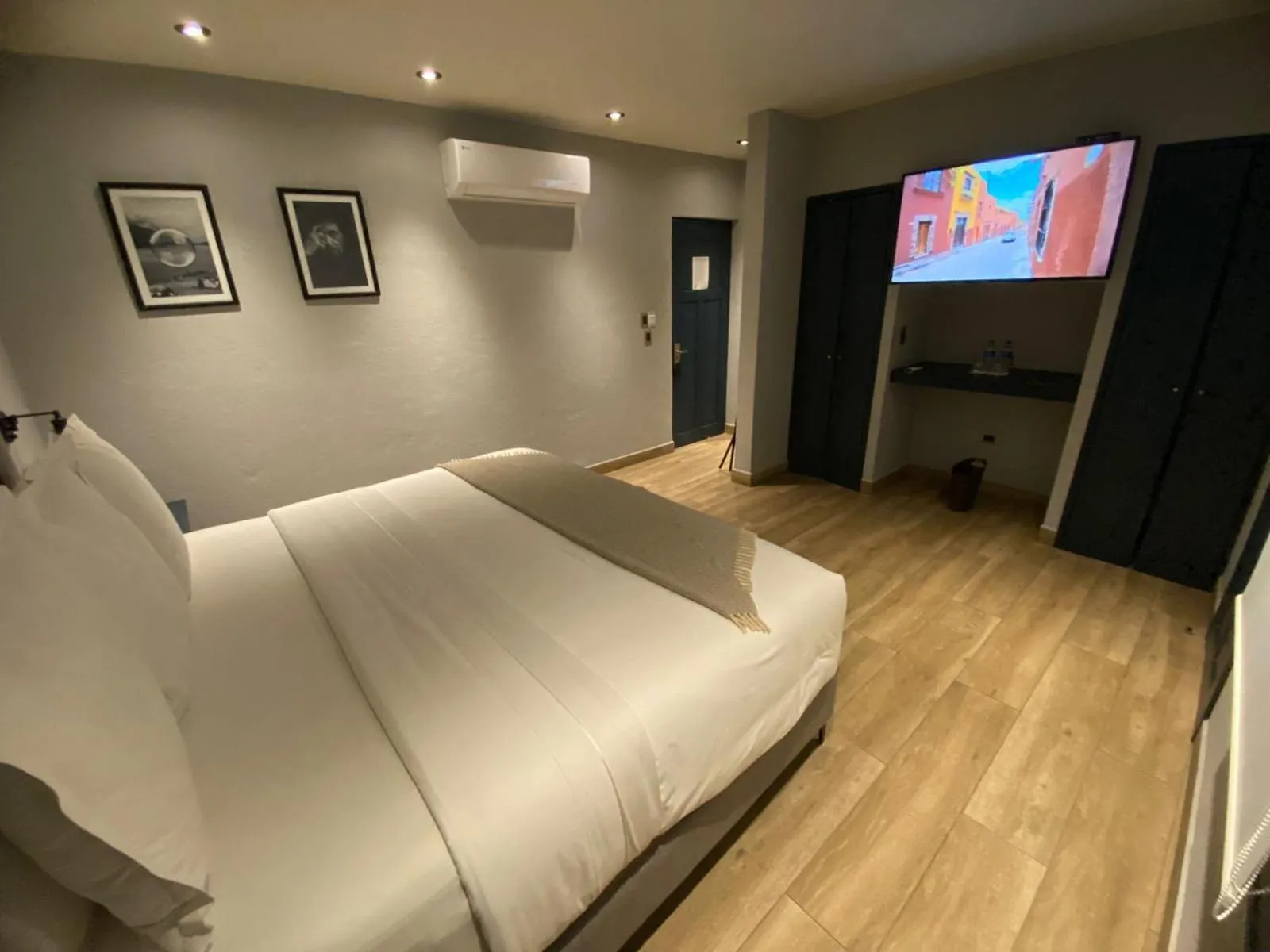 Photo of the whole room in Hotel Verbena