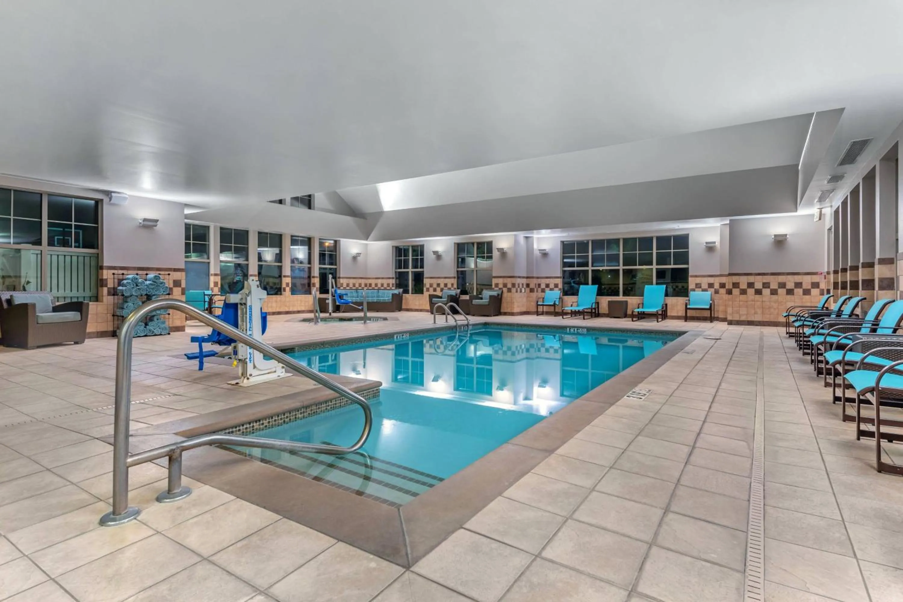 Swimming pool in Residence Inn by Marriott Columbus