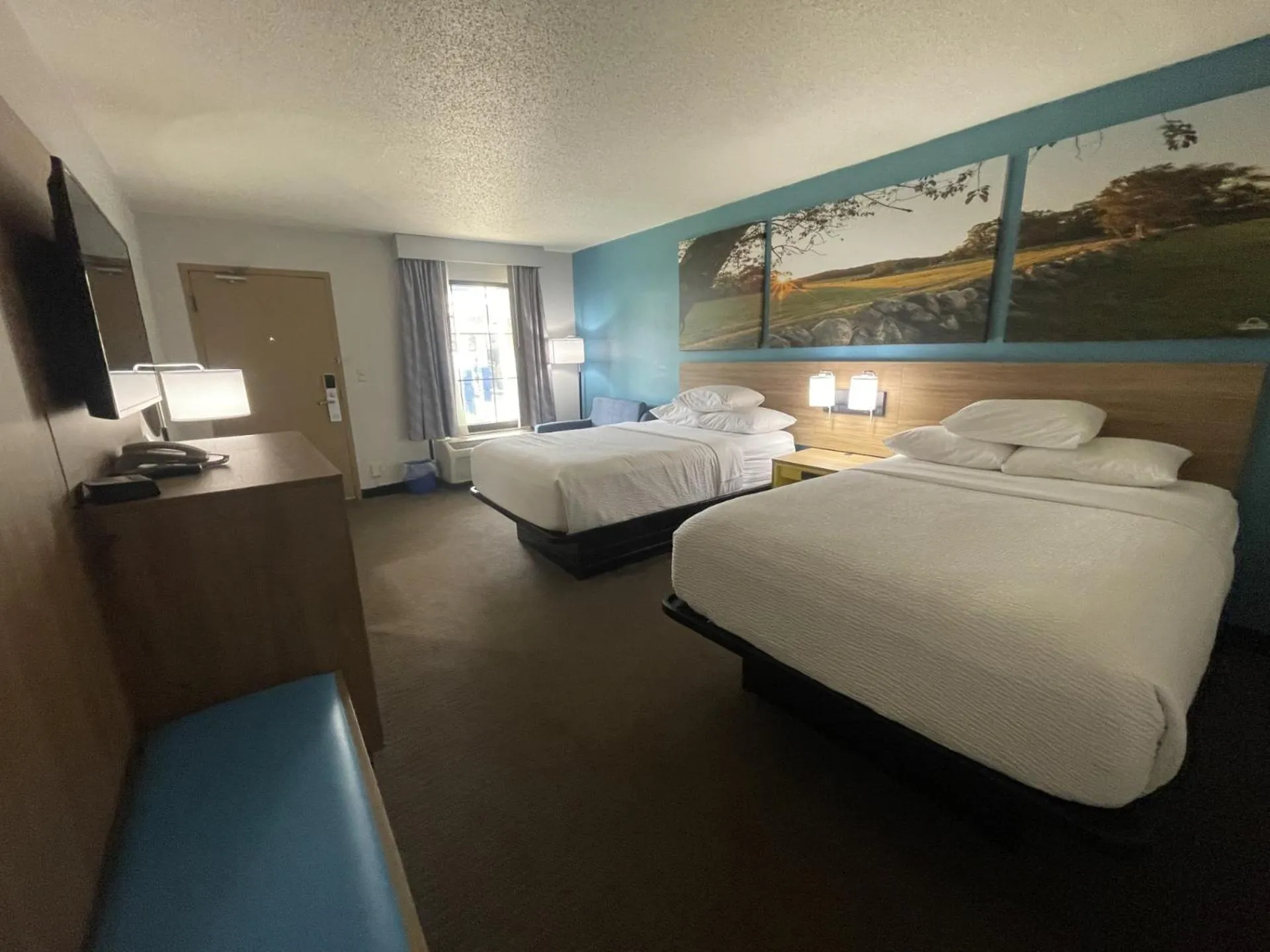Bed in Days Inn & Suites by Wyndham York