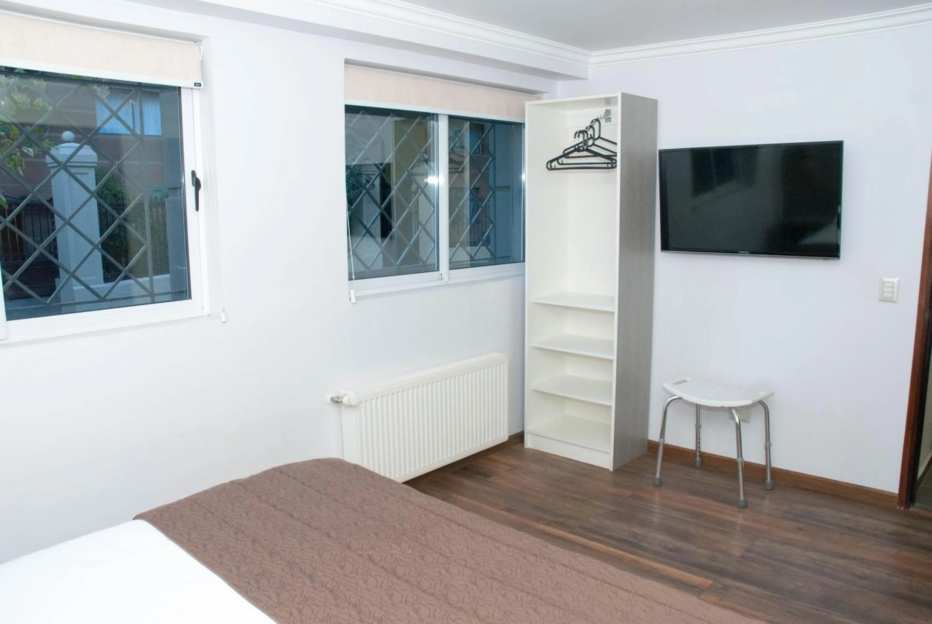 TV and multimedia in Hotel Elisa Cole