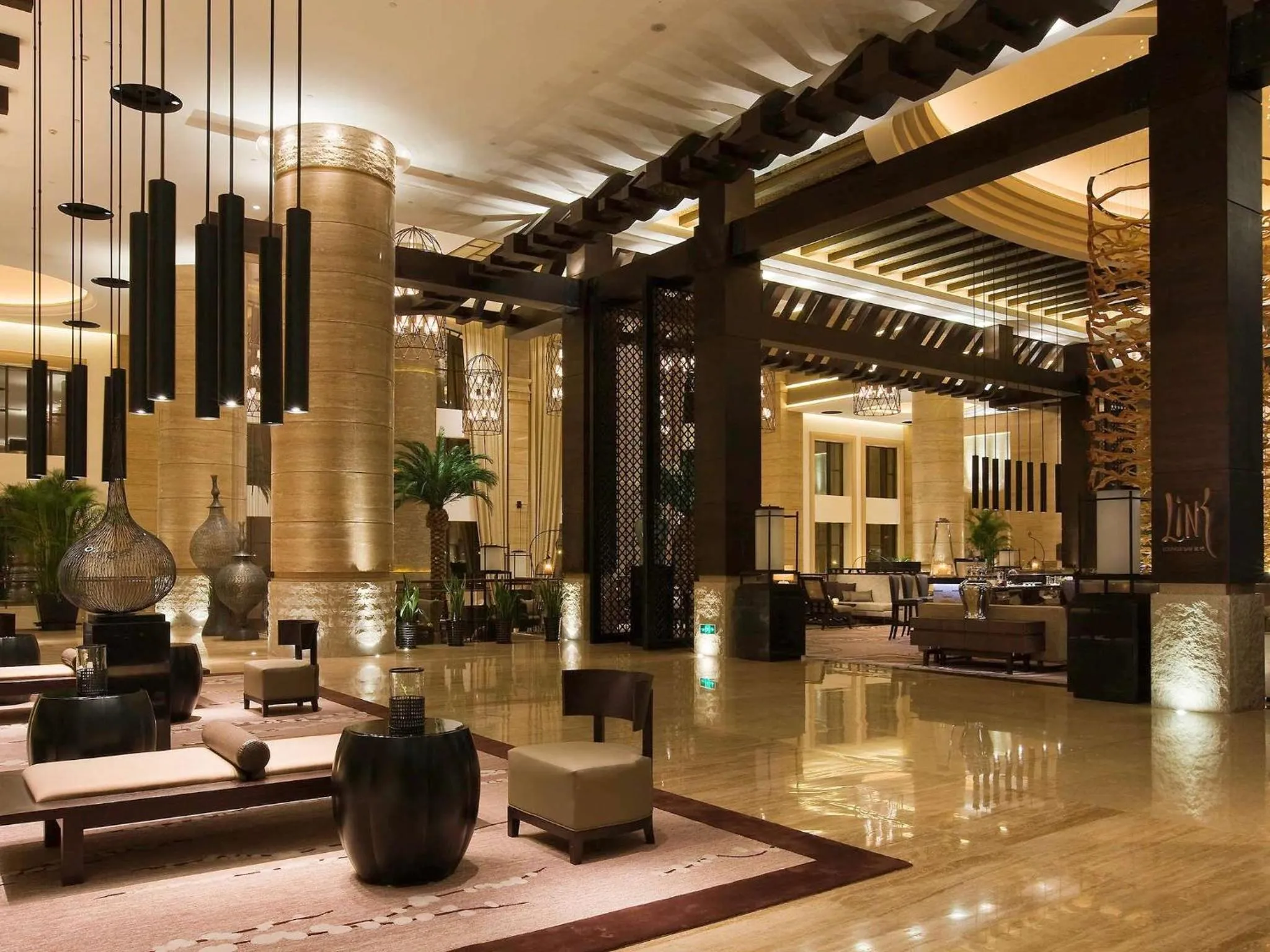 Property building, Lobby/Reception in Hotel Shanghai Sheshan Oriental - Handwritten Collection