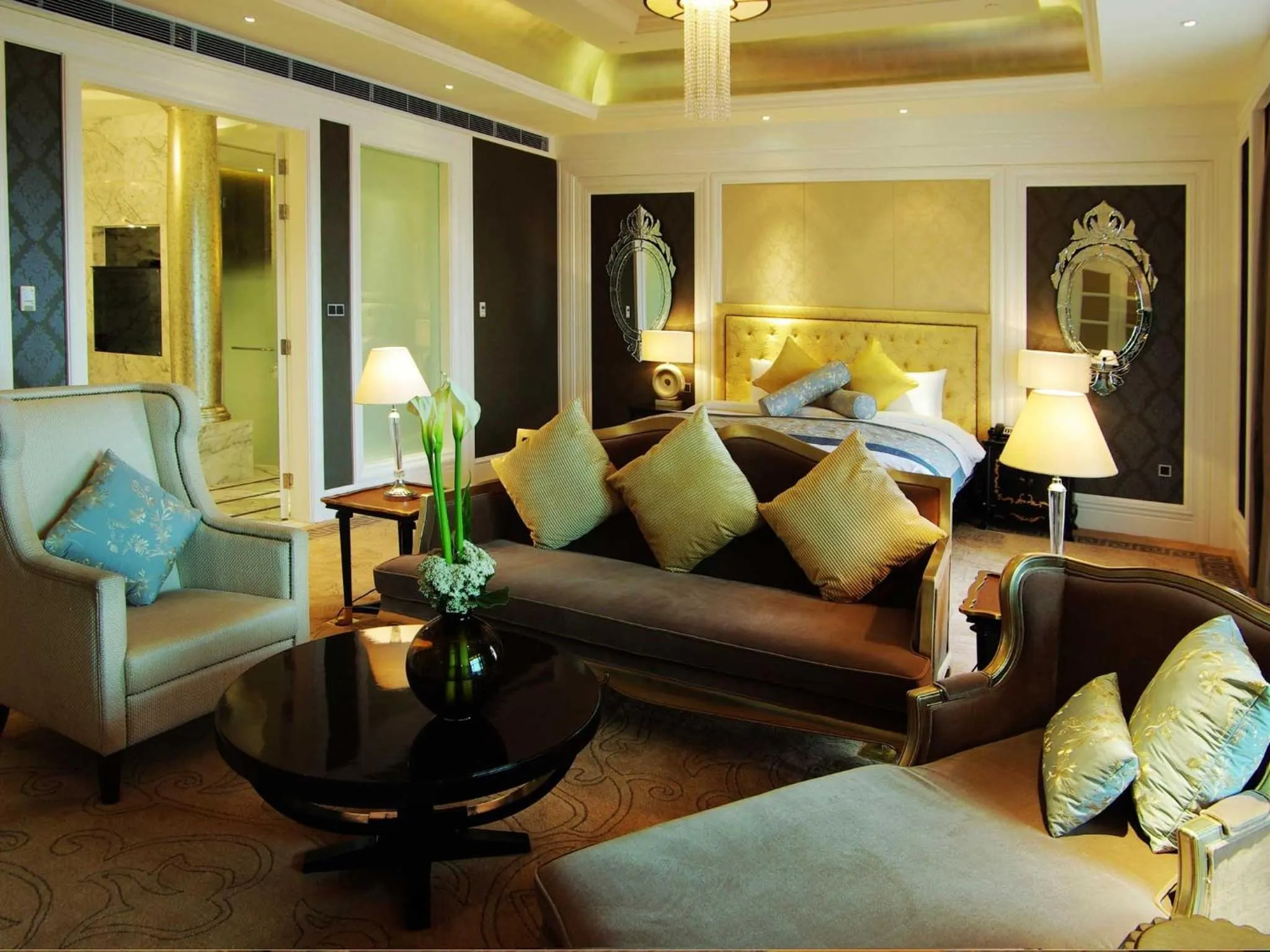 Photo of the whole room, Seating Area in Hotel Shanghai Sheshan Oriental - Handwritten Collection