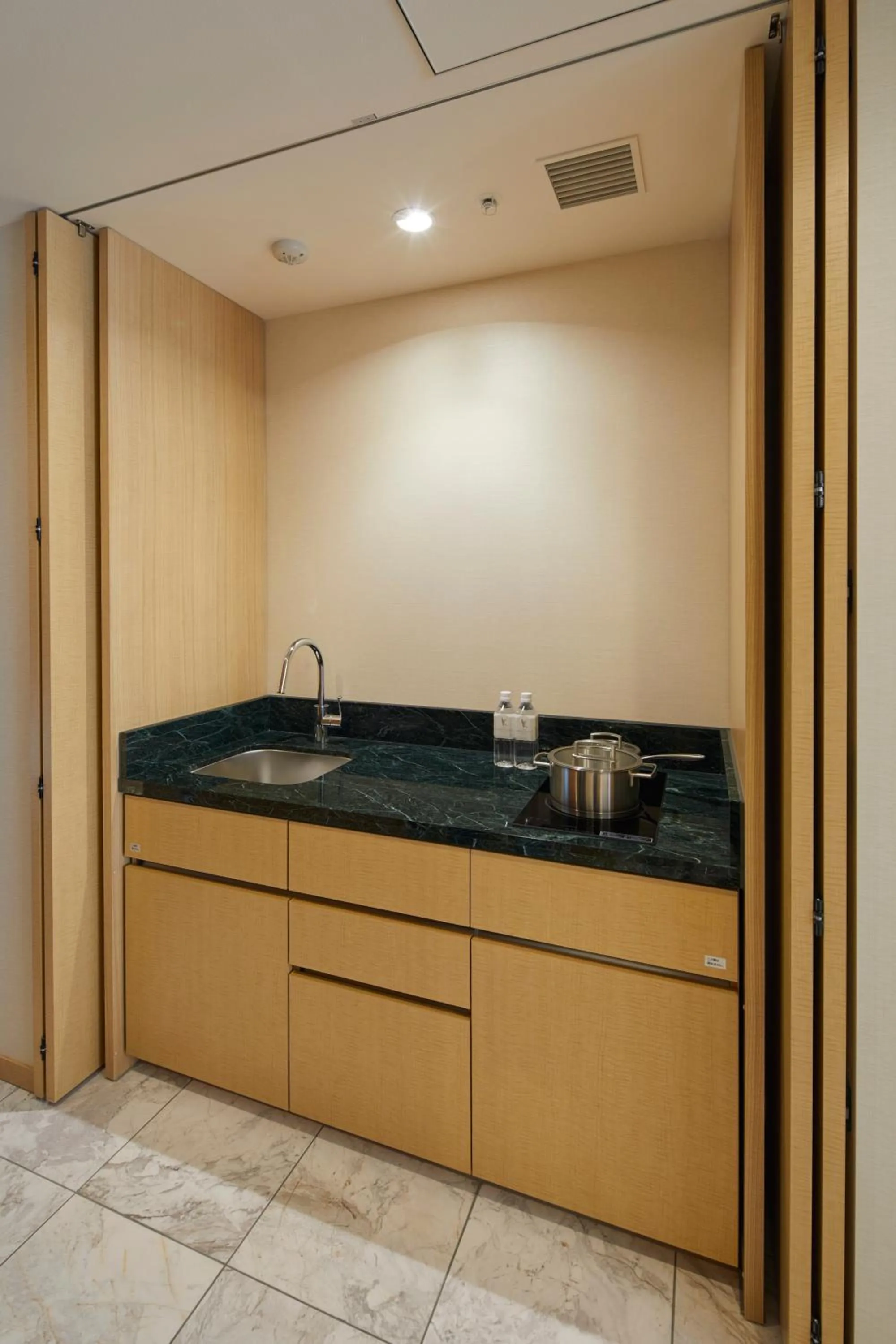 Kitchen or kitchenette in THE KITANO HOTEL TOKYO