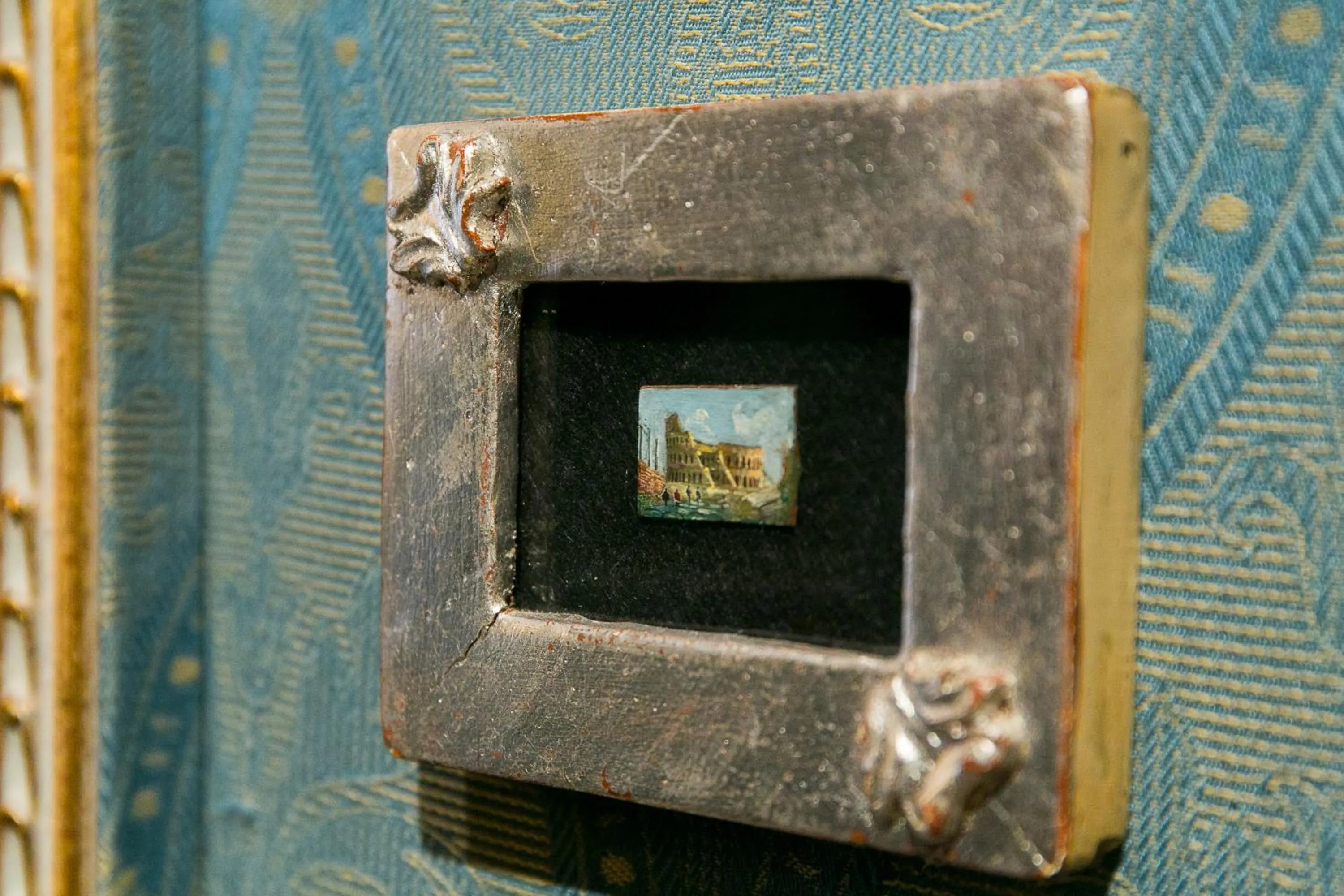 Decorative detail in Hotel Celio