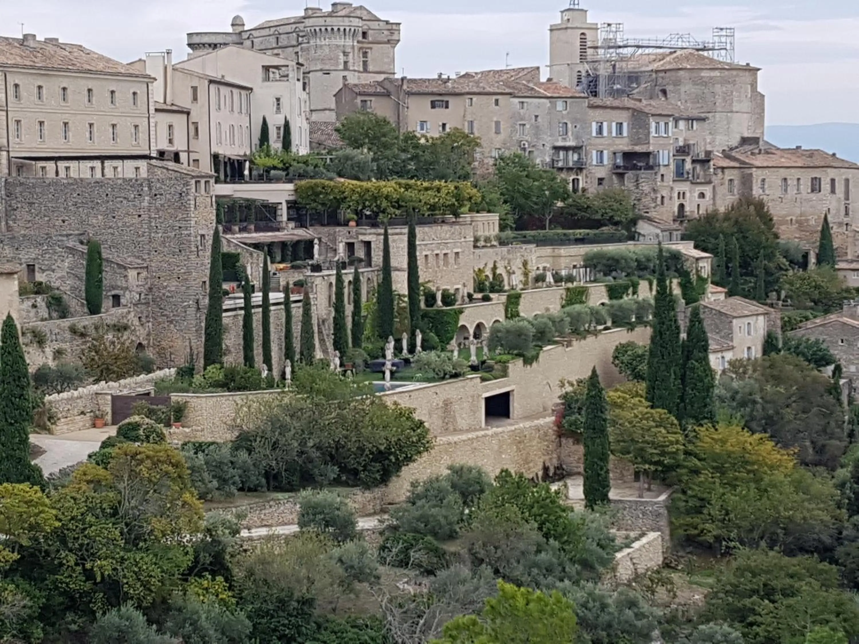 Nearby landmark in Le Crillon