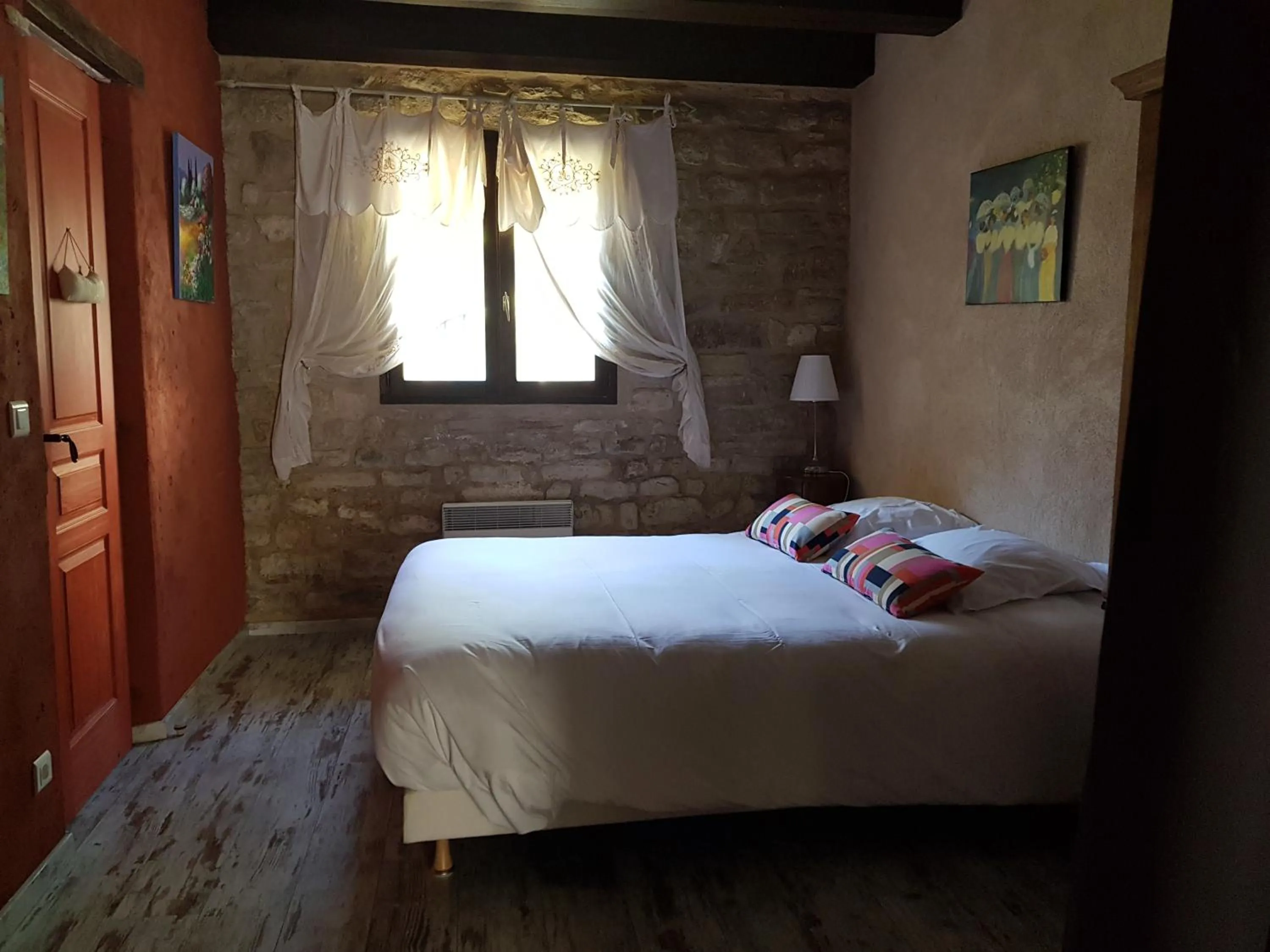 Bedroom, Bed in Le Crillon