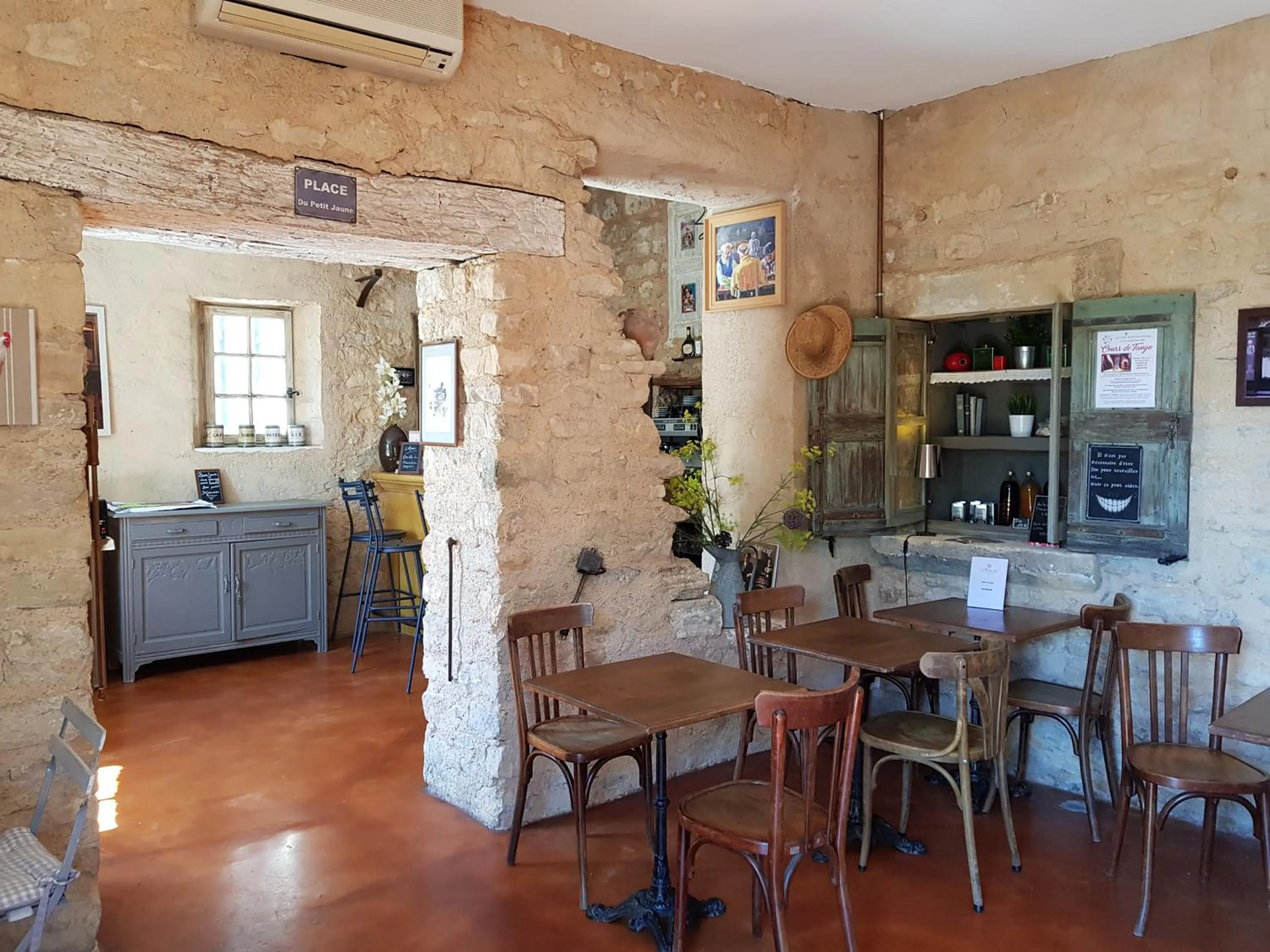 Lounge or bar in Le Crillon