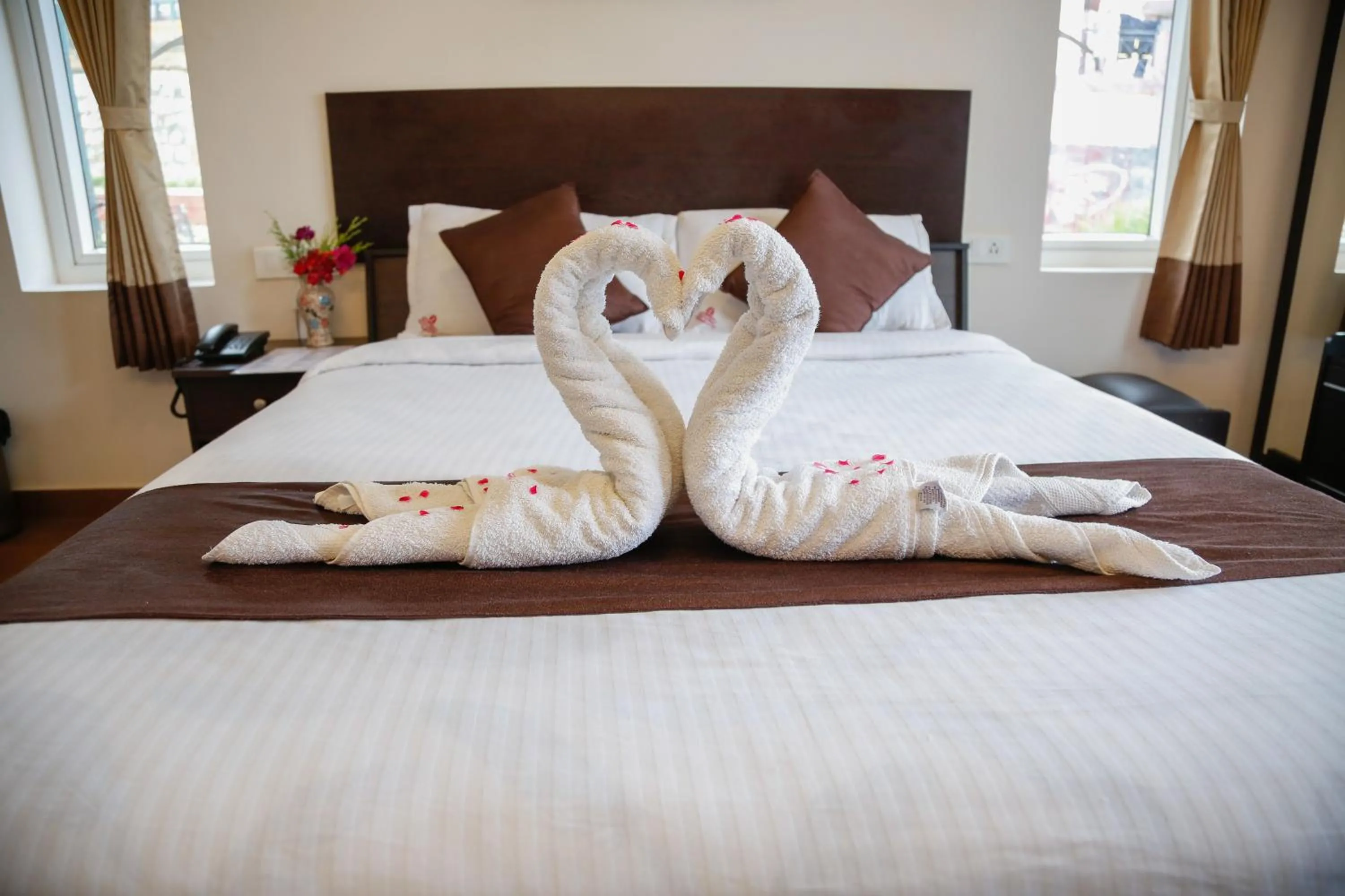 Bedroom, Bed in Paradise Perfect - Nonsmoking Non alcoholic No unmarried couples