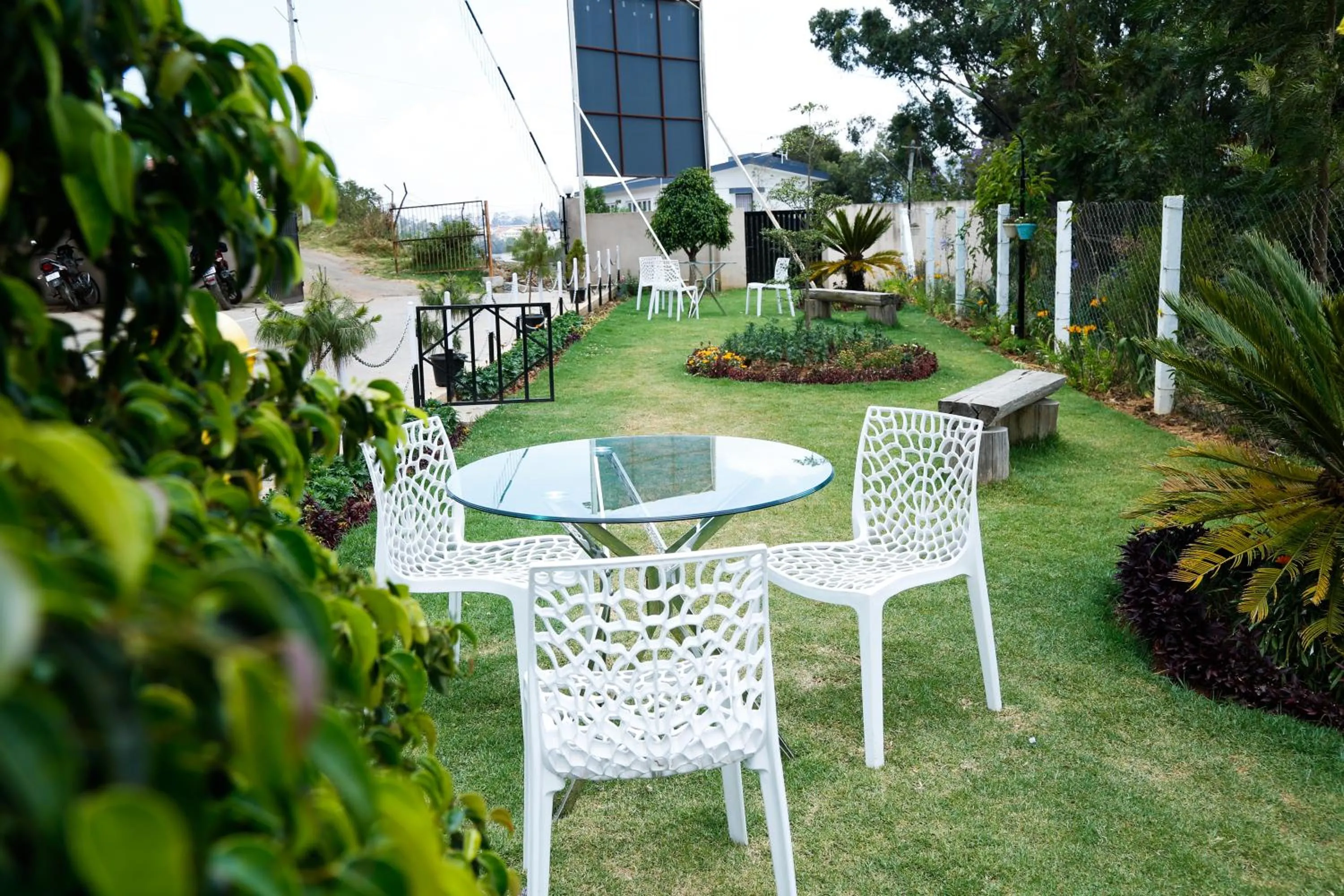 Garden in Paradise Perfect - Nonsmoking Non alcoholic No unmarried couples
