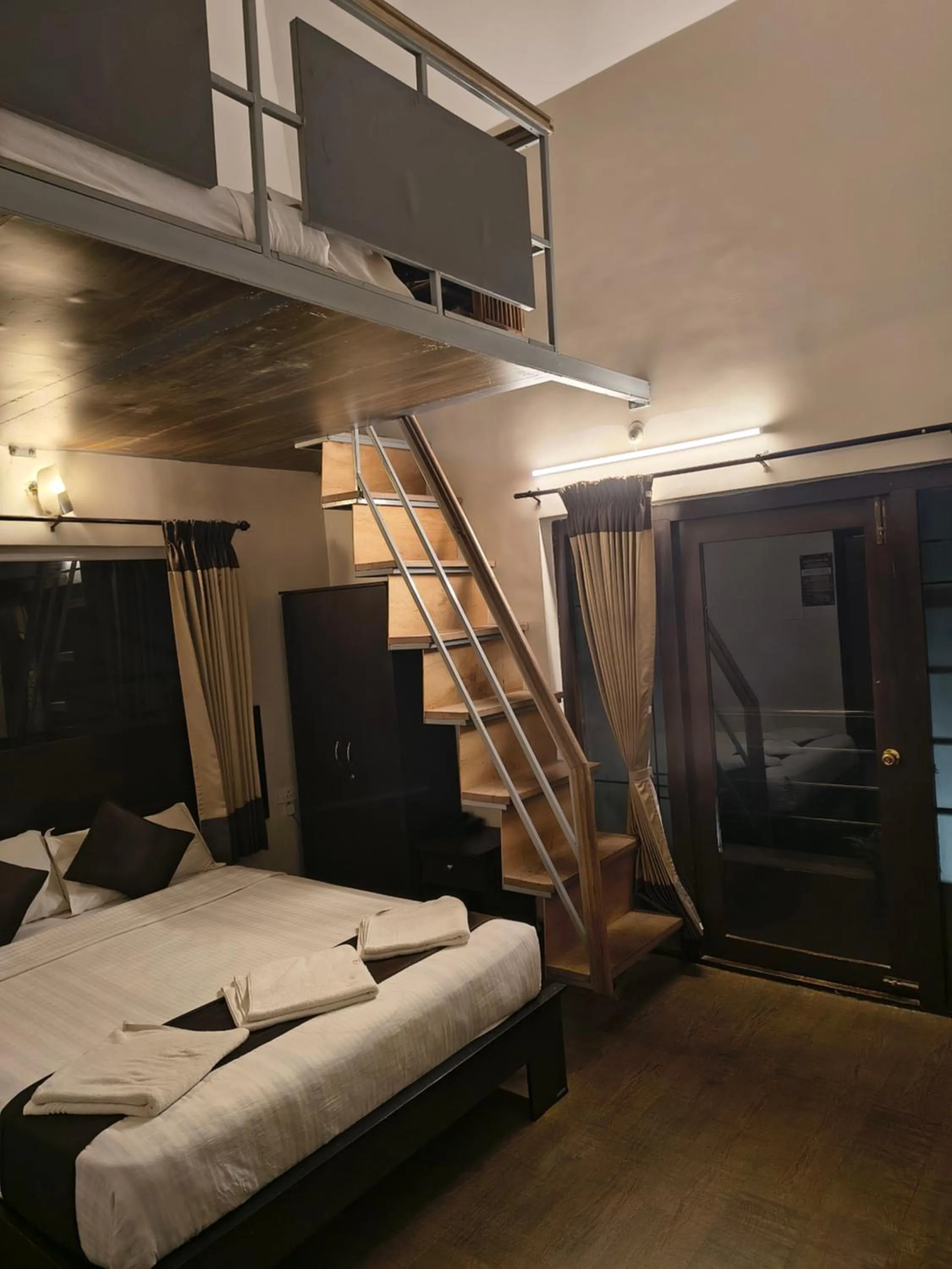 Bed in Paradise Perfect - Nonsmoking Non alcoholic No unmarried couples