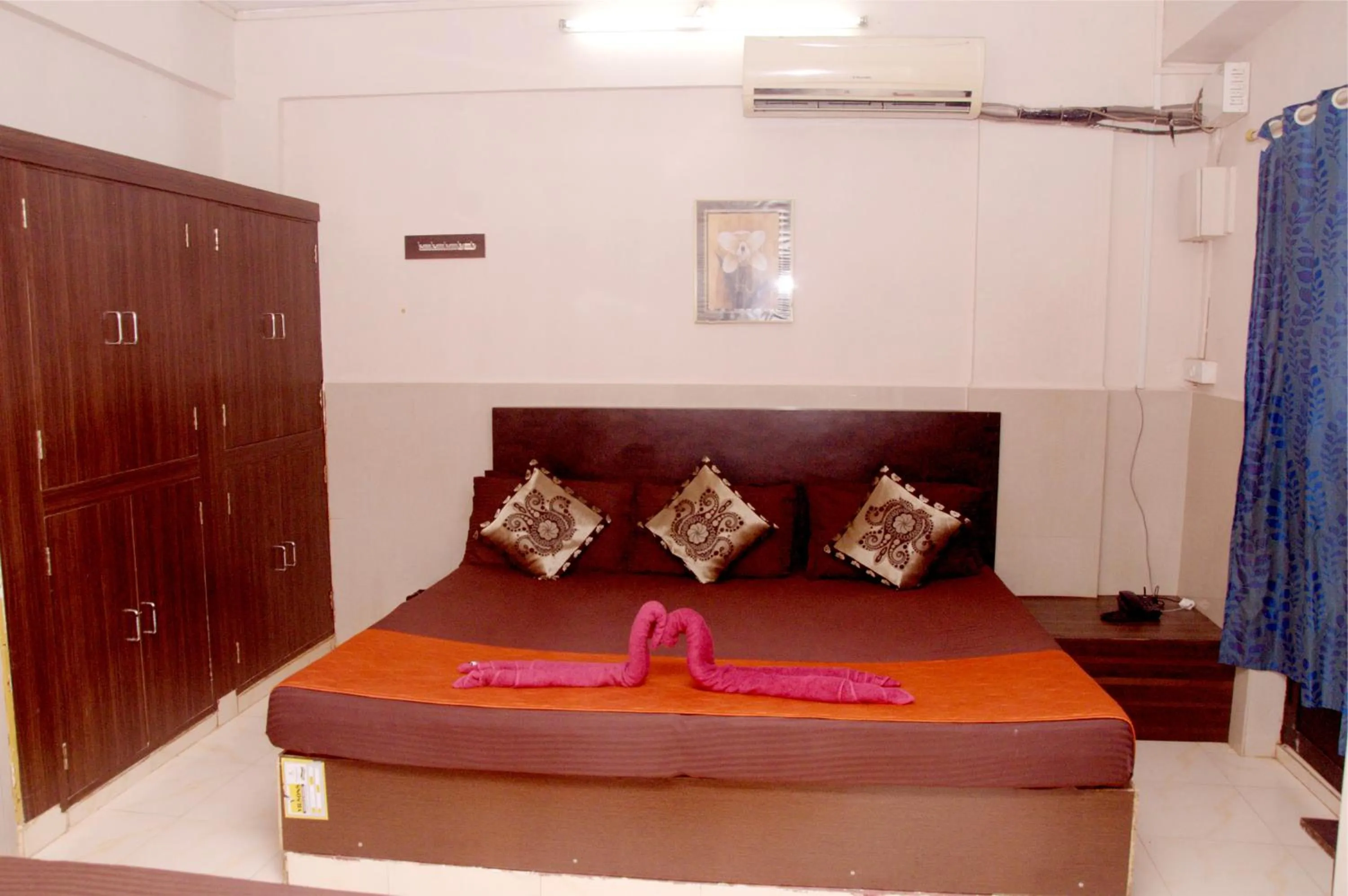 Bed in Travo Suites Panjim
