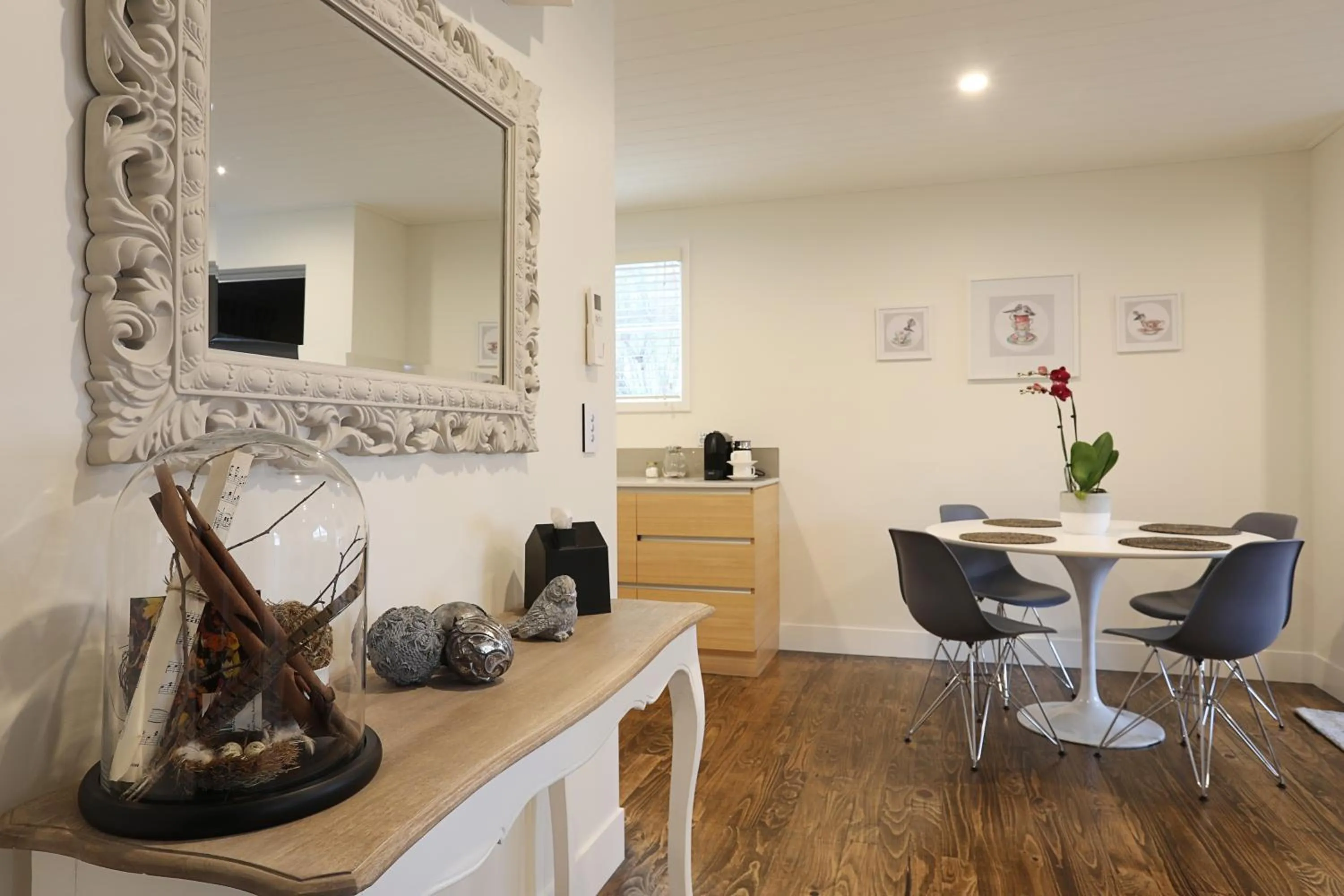 Living room in The Lodges At Transport World