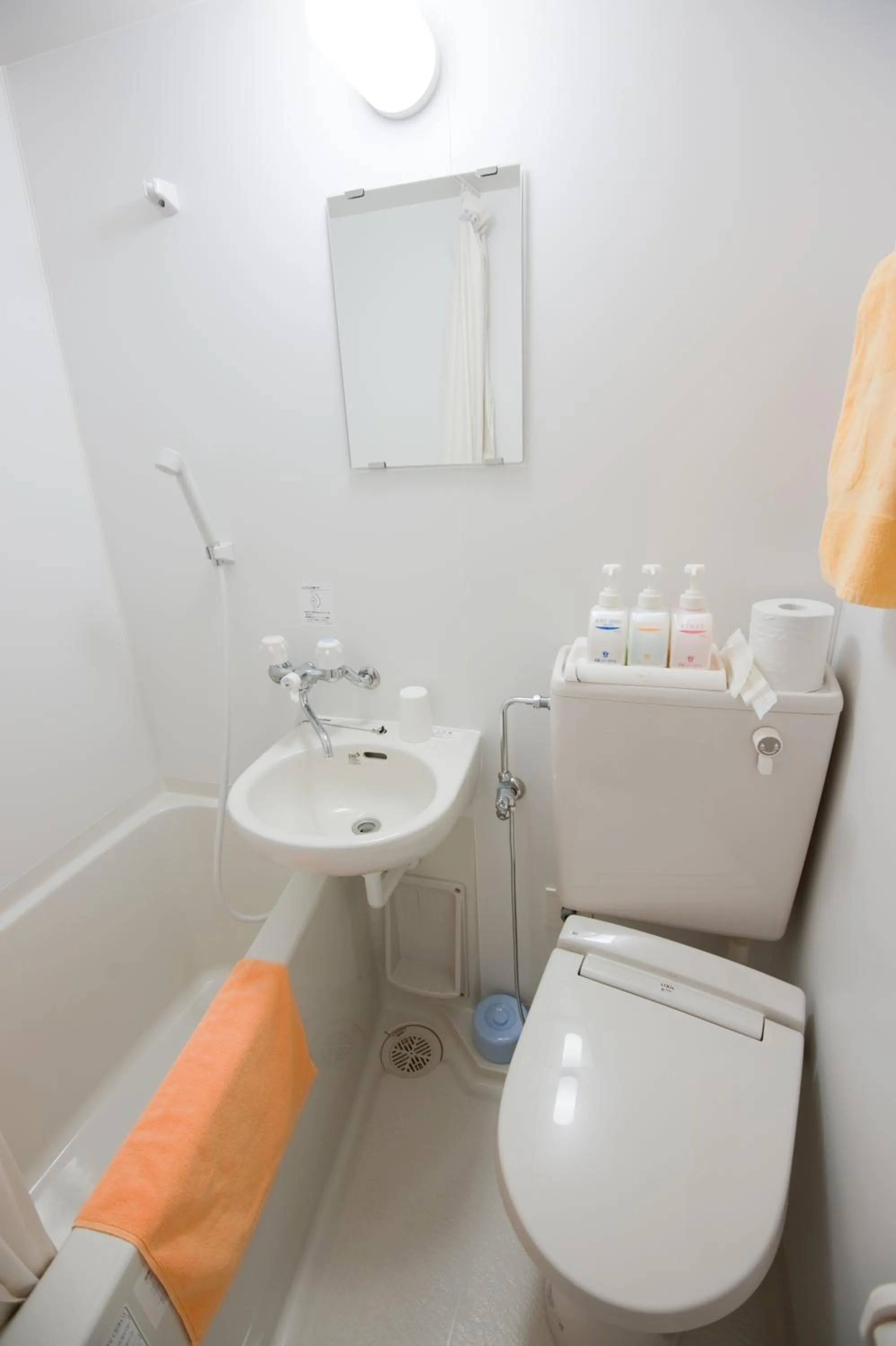 Shower in Ryogoku River Hotel