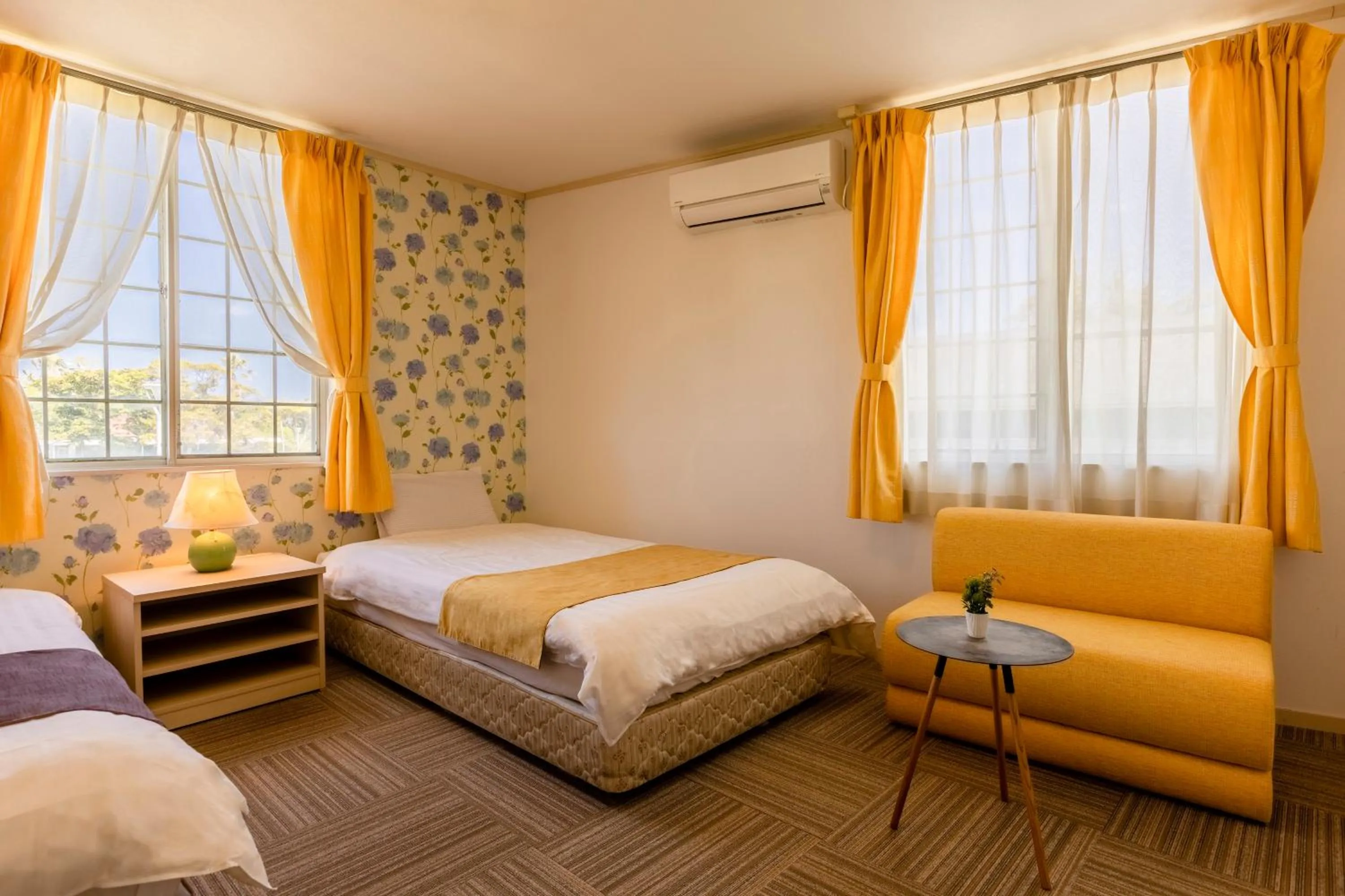 Photo of the whole room, Bed in Goto Conkana Kingdom