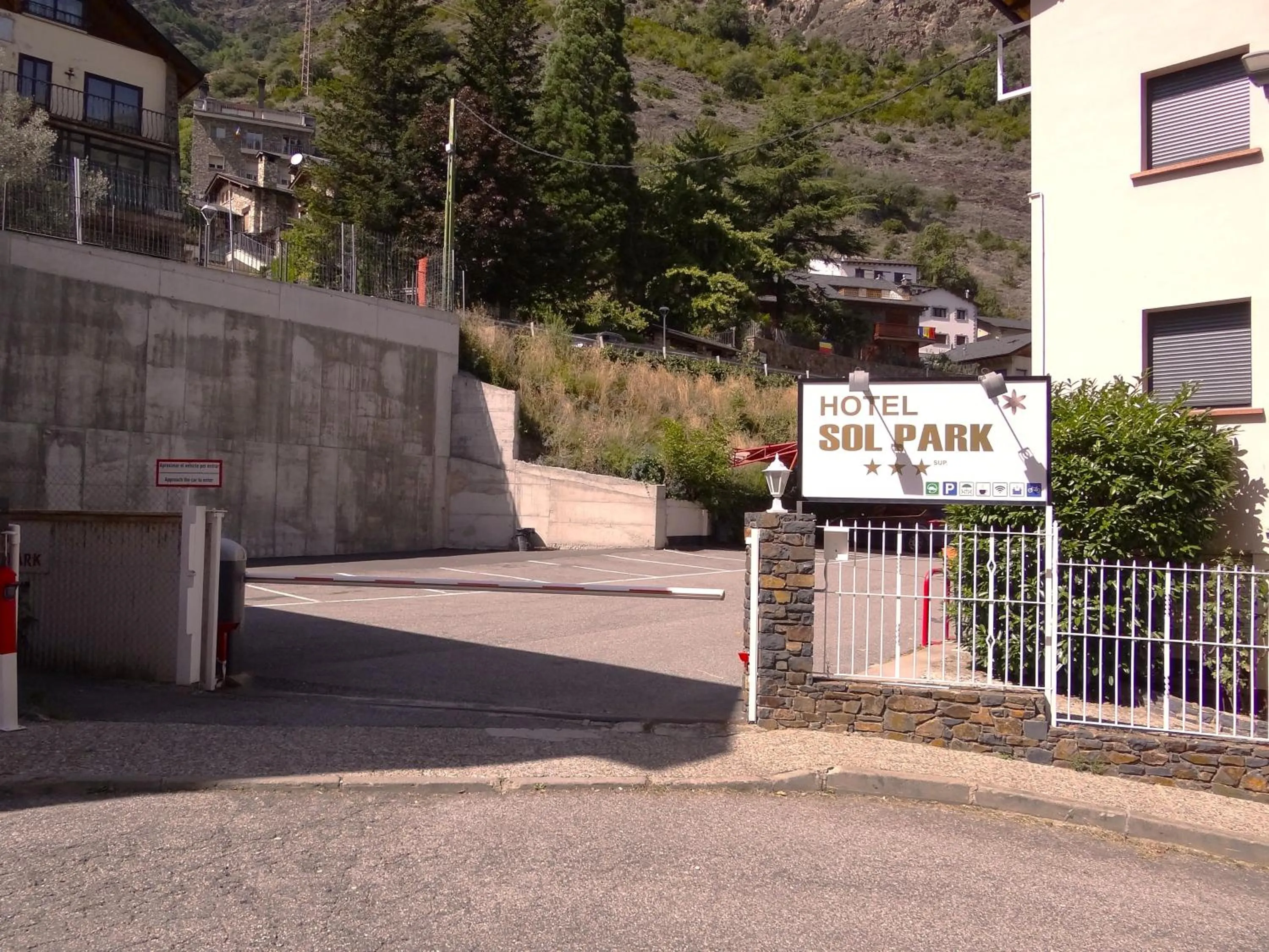 Parking in Hotel Sol-Park