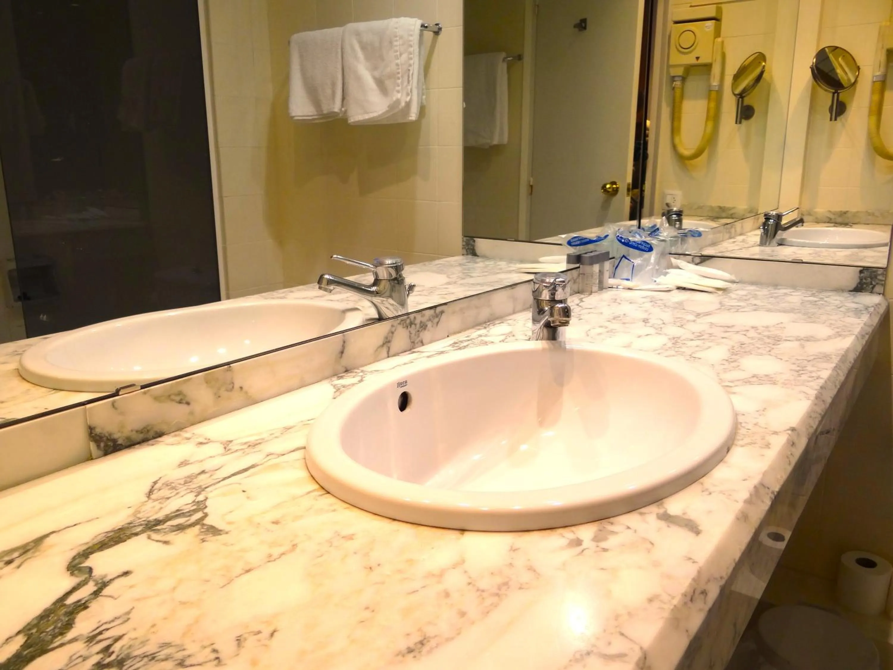 Bathroom in Hotel Sol-Park