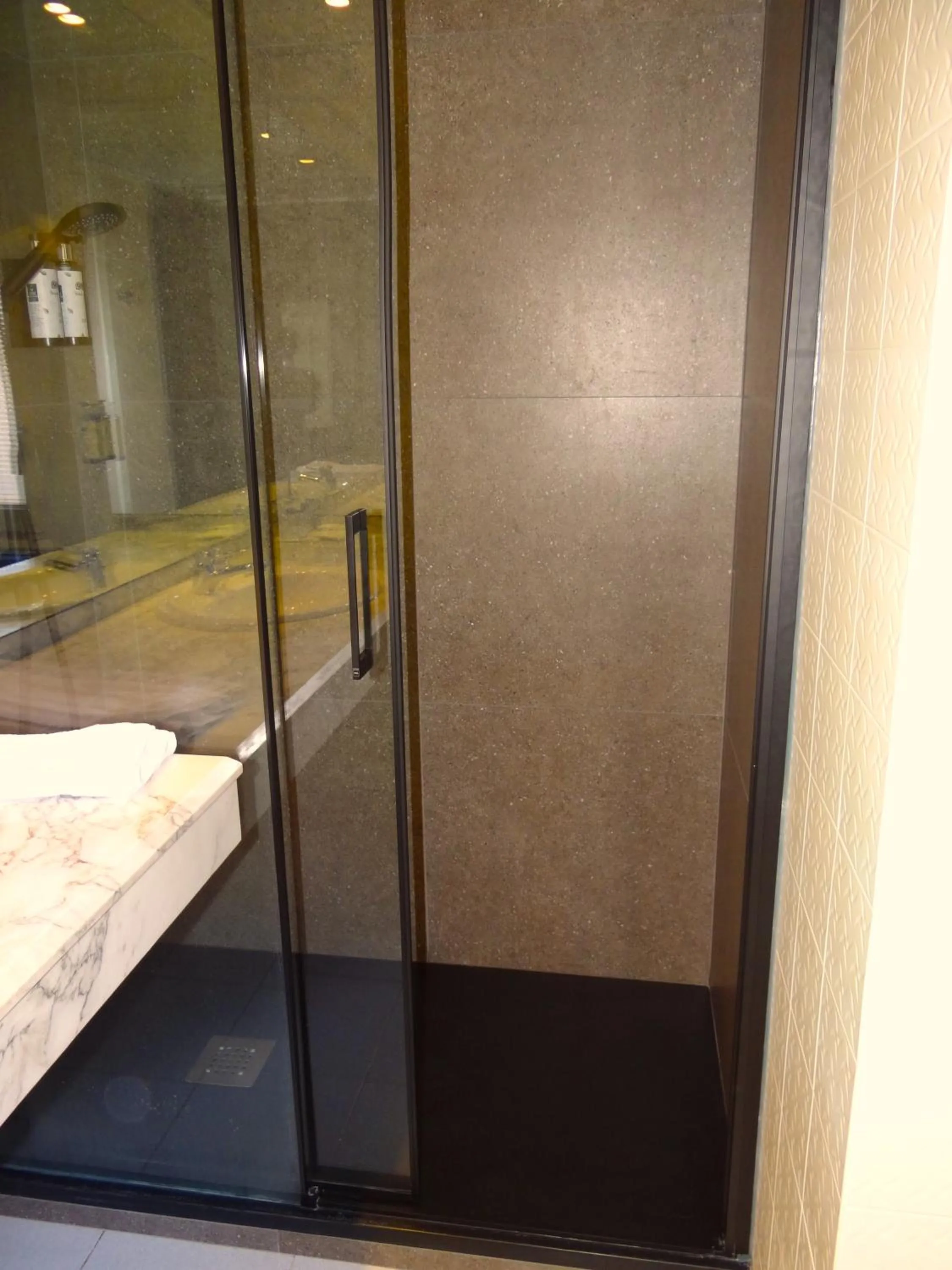 Shower in Hotel Sol-Park