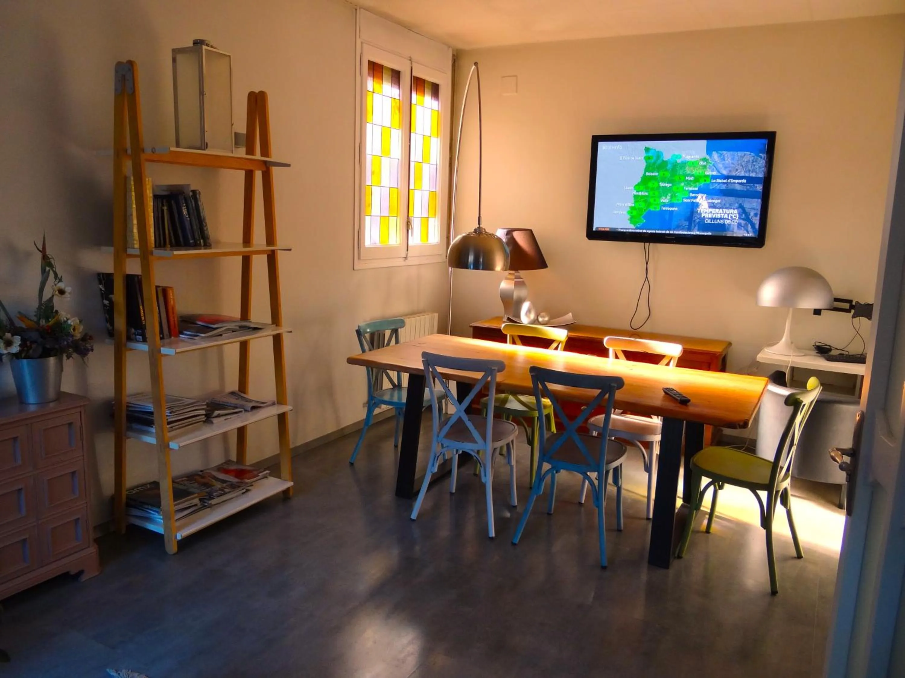 Communal lounge/ TV room in Hotel Sol-Park