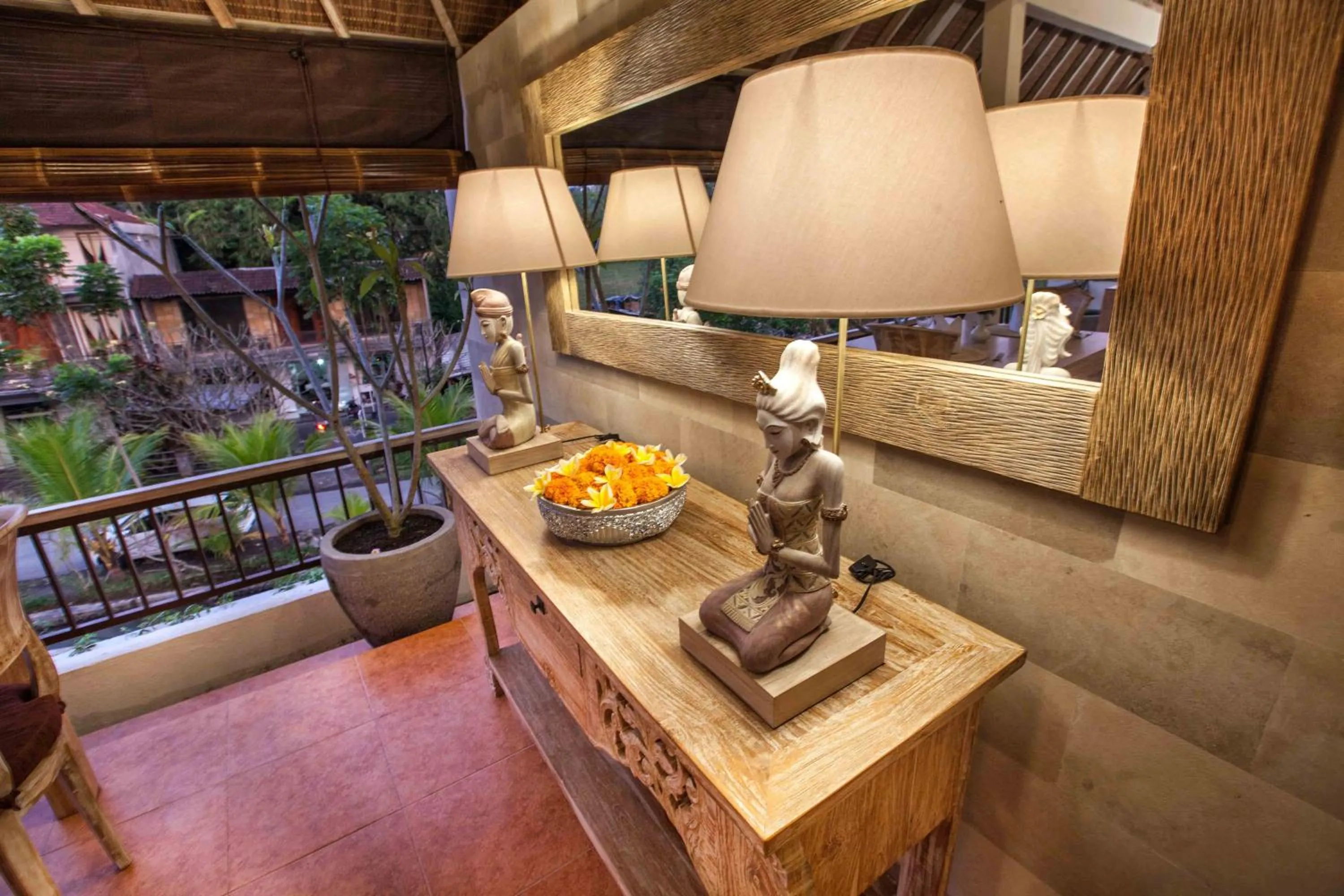 Decorative detail in Tri Dewi Residence by GenuineHost