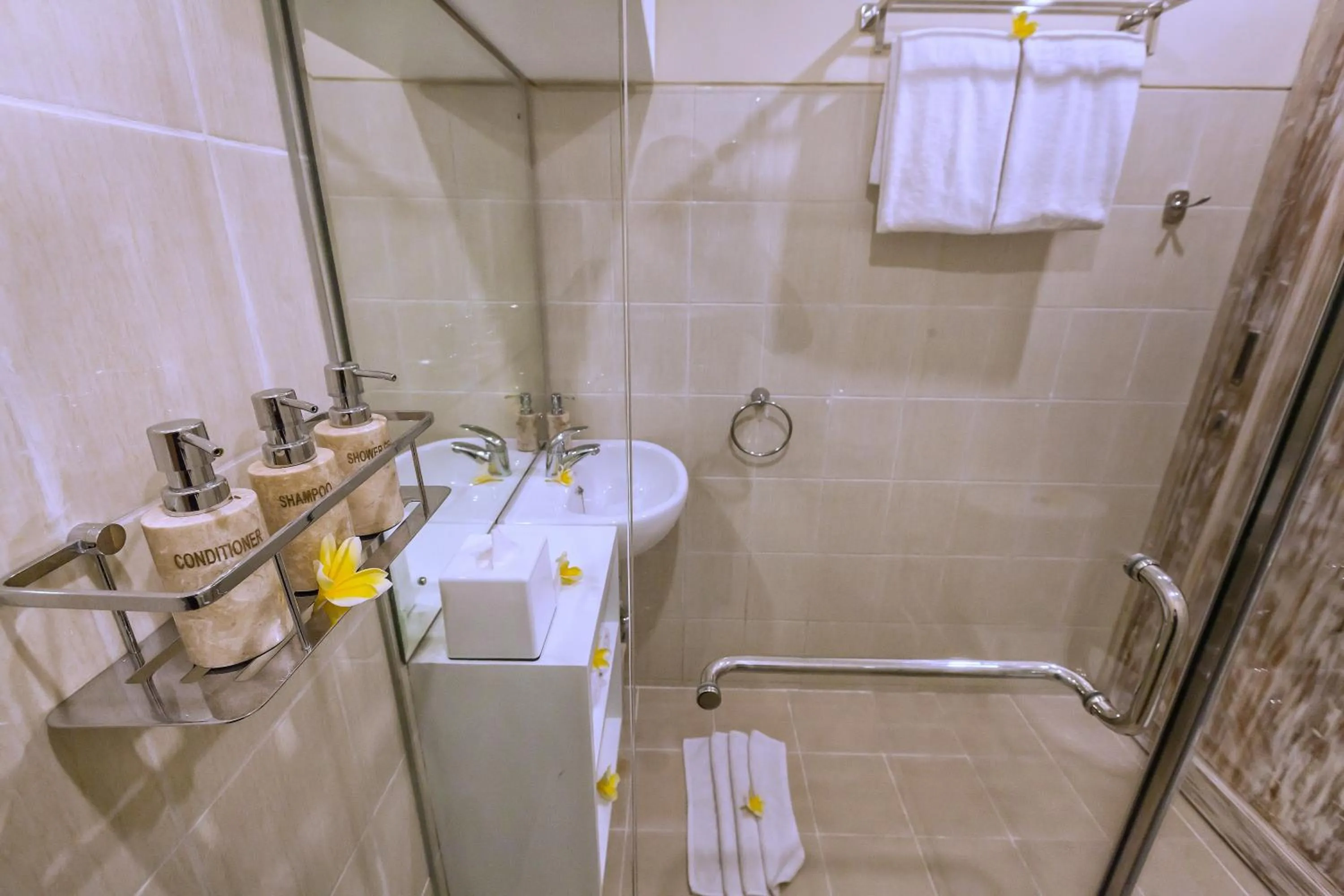 Toilet in Tri Dewi Residence by GenuineHost