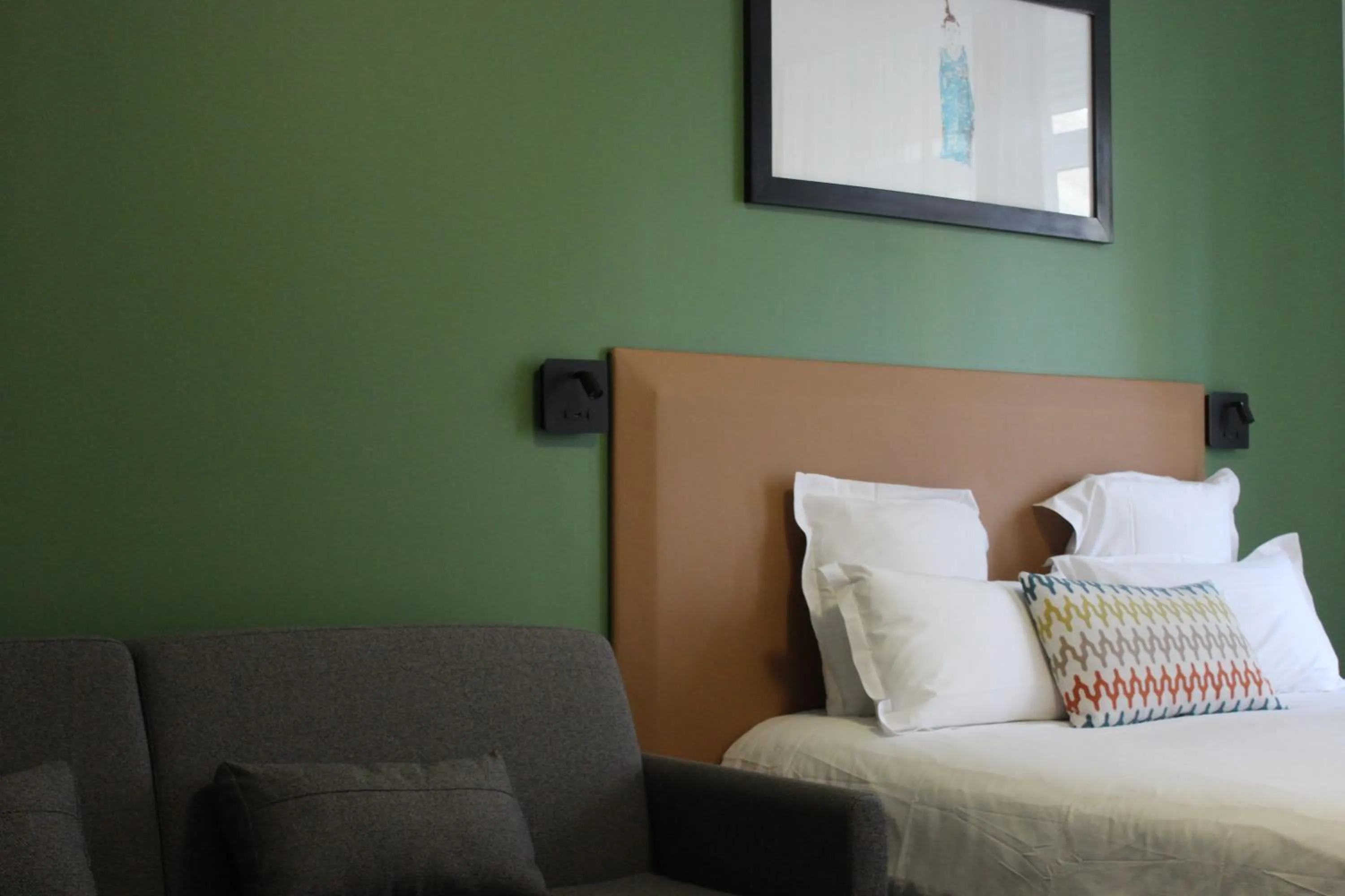 Bedroom, Bed in Logis Hôtel de l'Europe