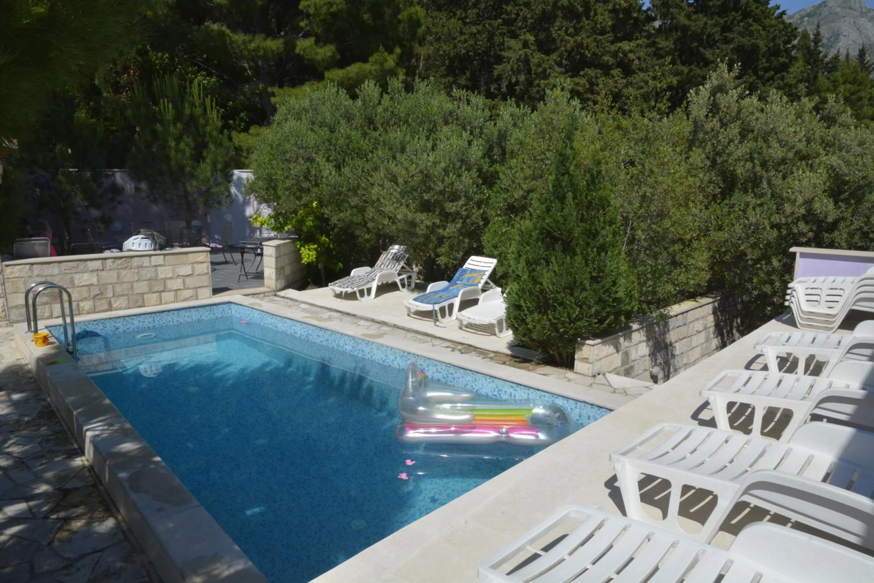Swimming pool in Villa Avantgarde