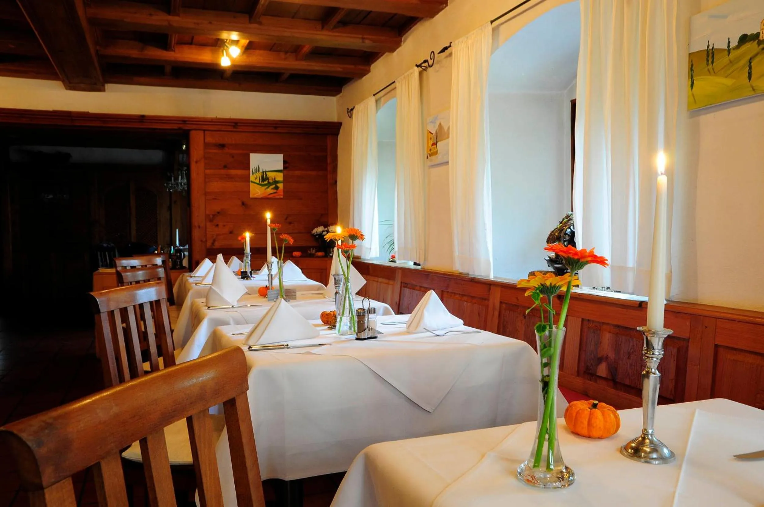 Restaurant/places to eat in Hotel Schlossresidenz Heitzenhofen