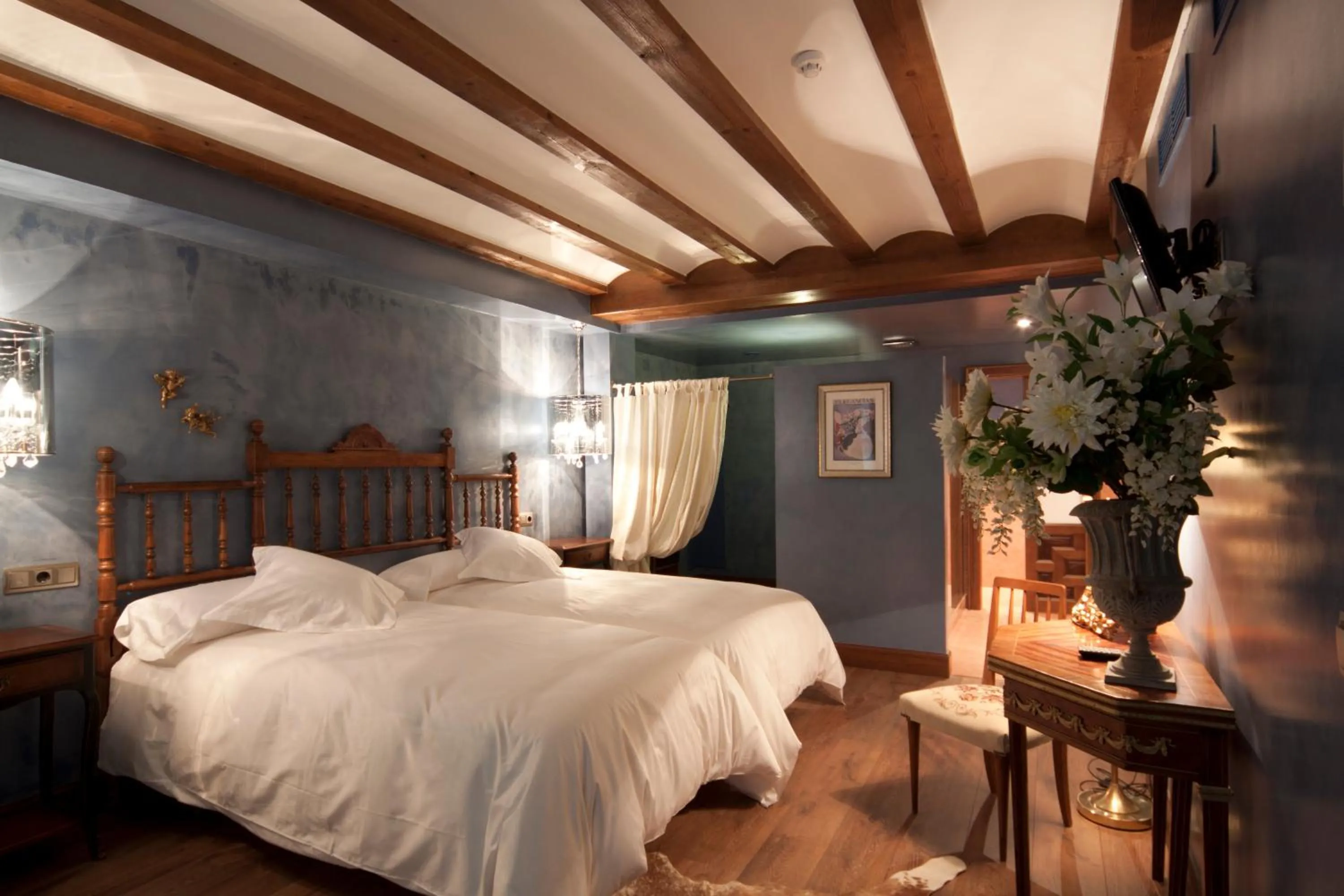 Photo of the whole room, Bed in Hospederia de los Parajes