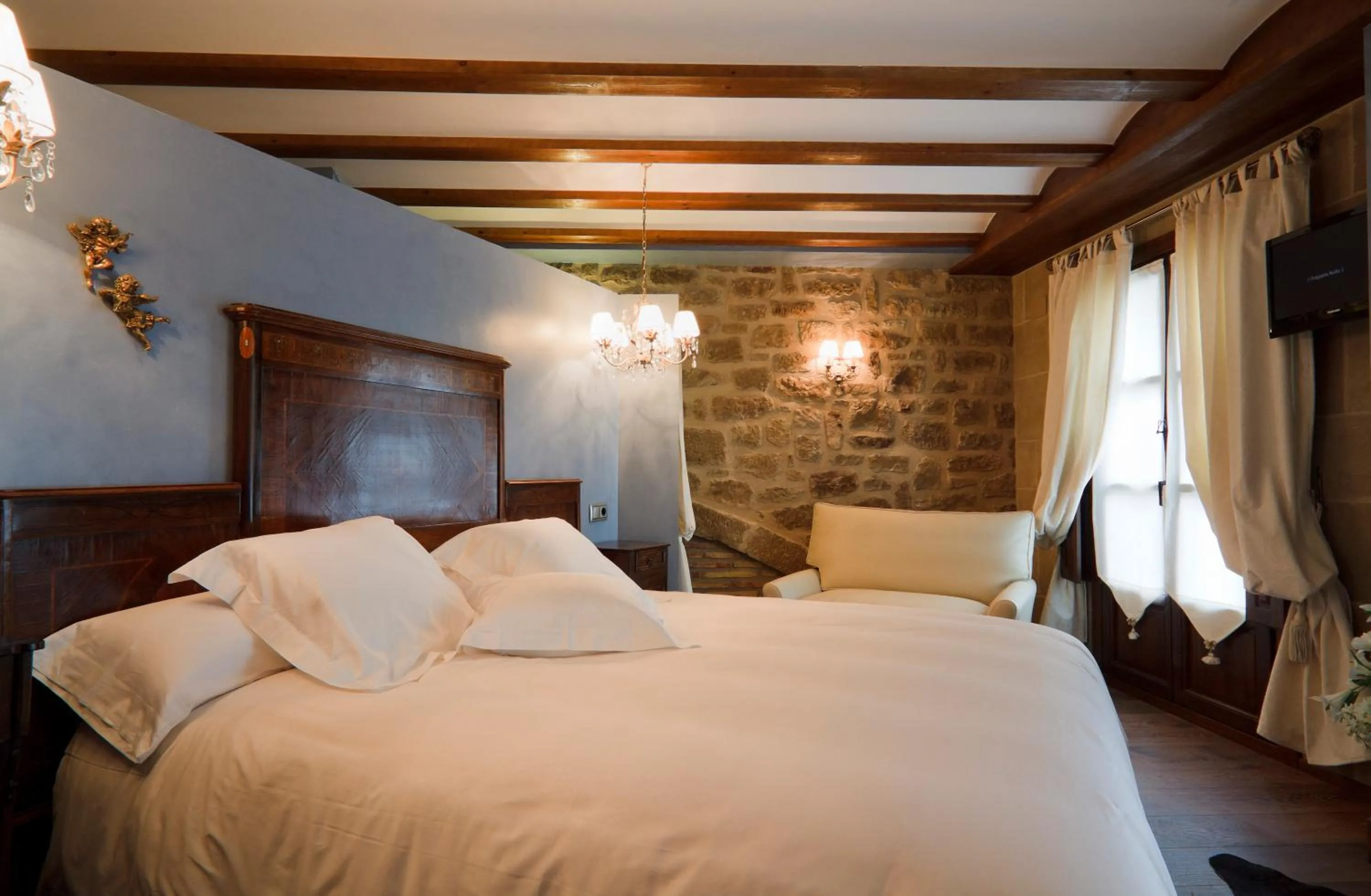 Photo of the whole room, Bed in Hospederia de los Parajes