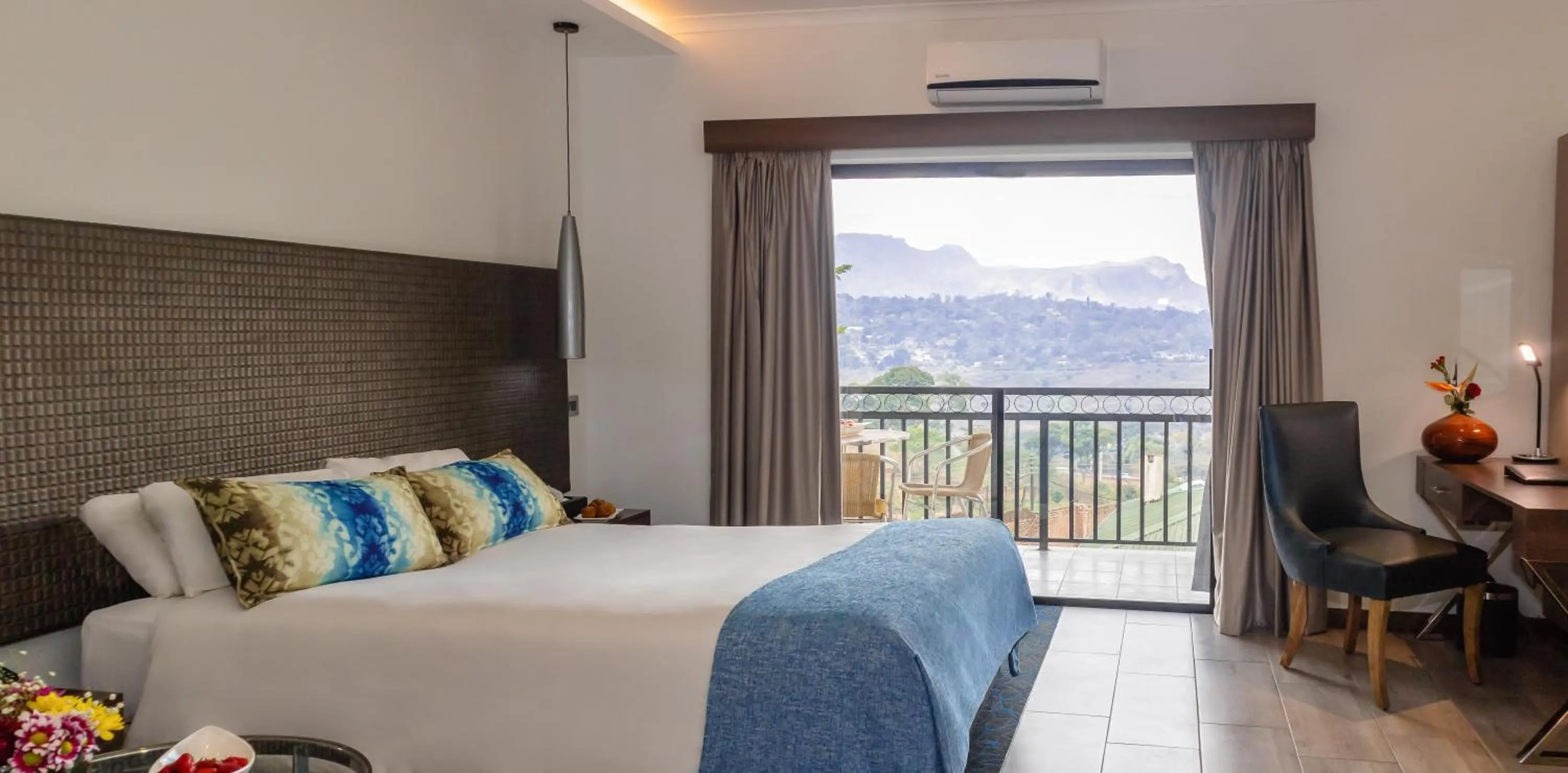 Bed in Malawi Sun Hotel & Conference Centre