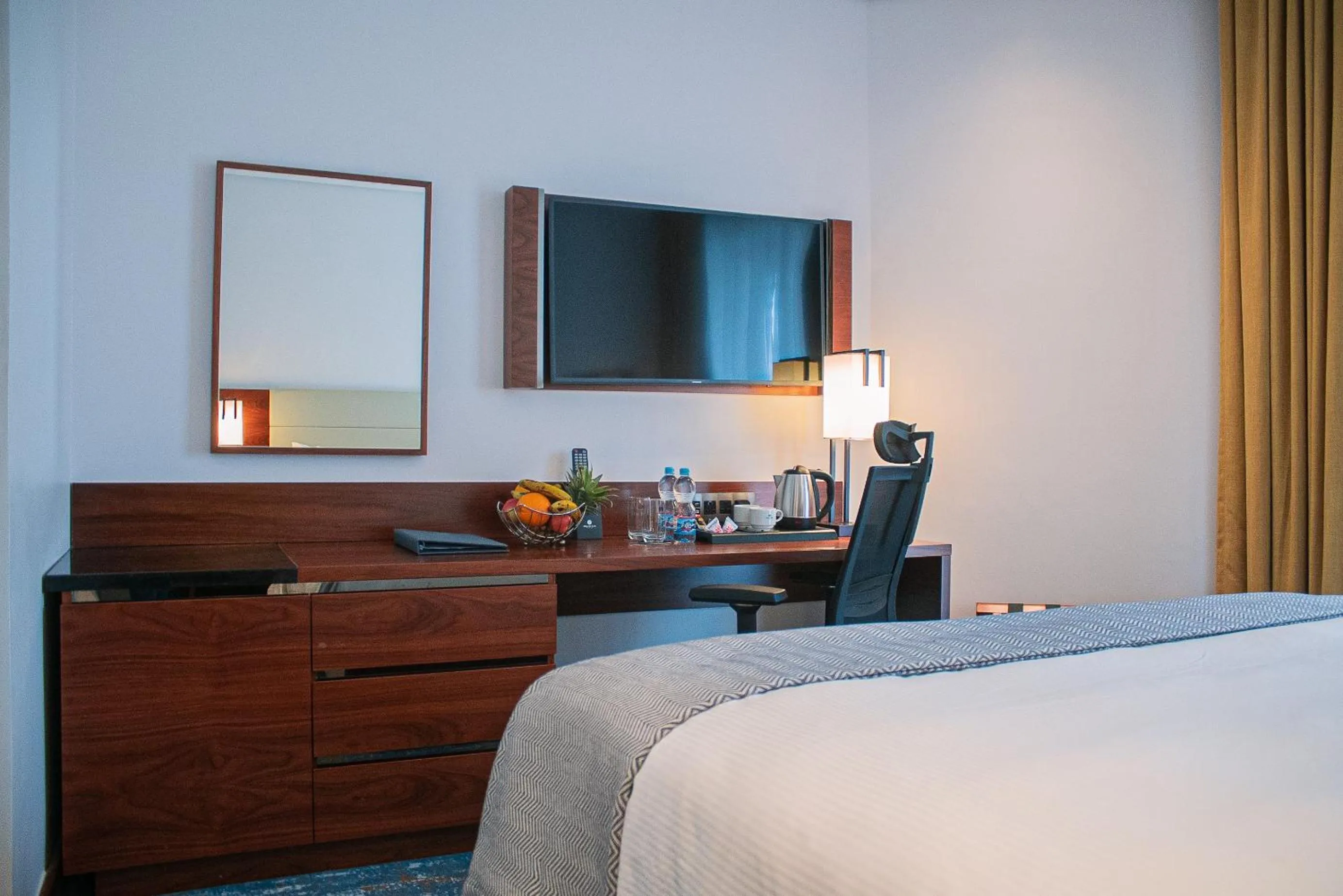 Bedroom, Bed in Malawi Sun Hotel & Conference Centre