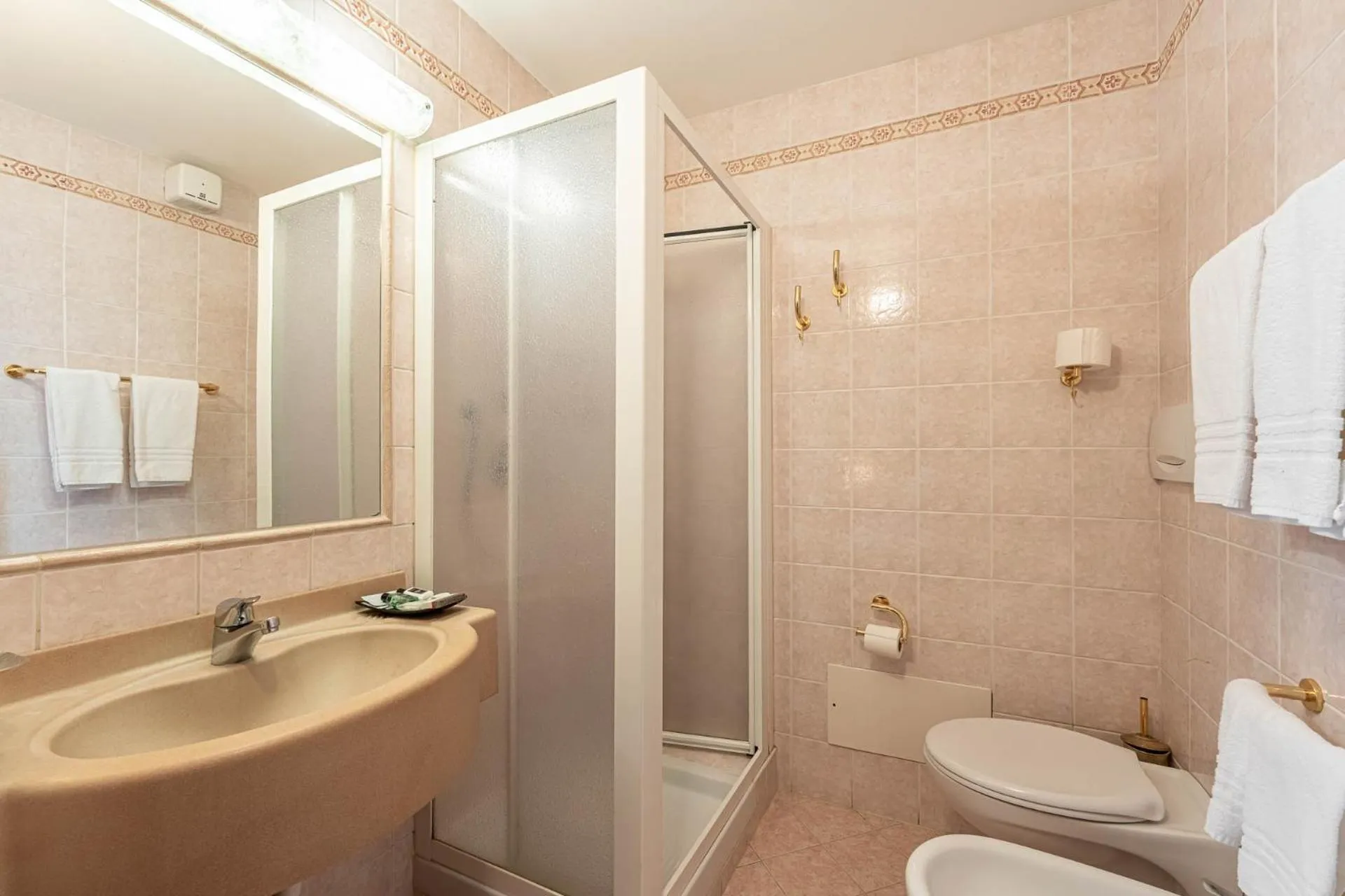 Bathroom in Hotel Dolomiti Schloss