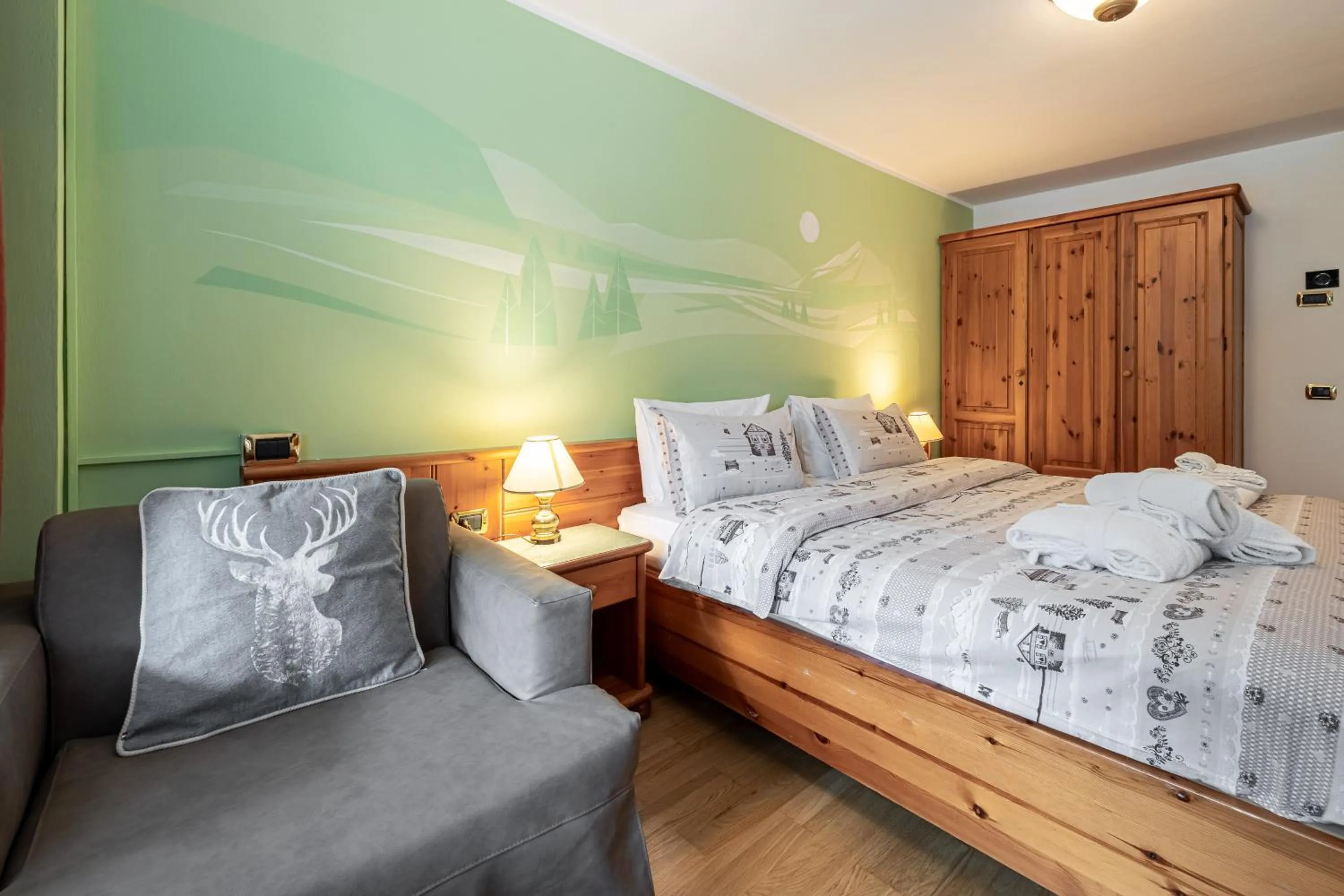 Bedroom, Bed in Hotel Dolomiti Schloss