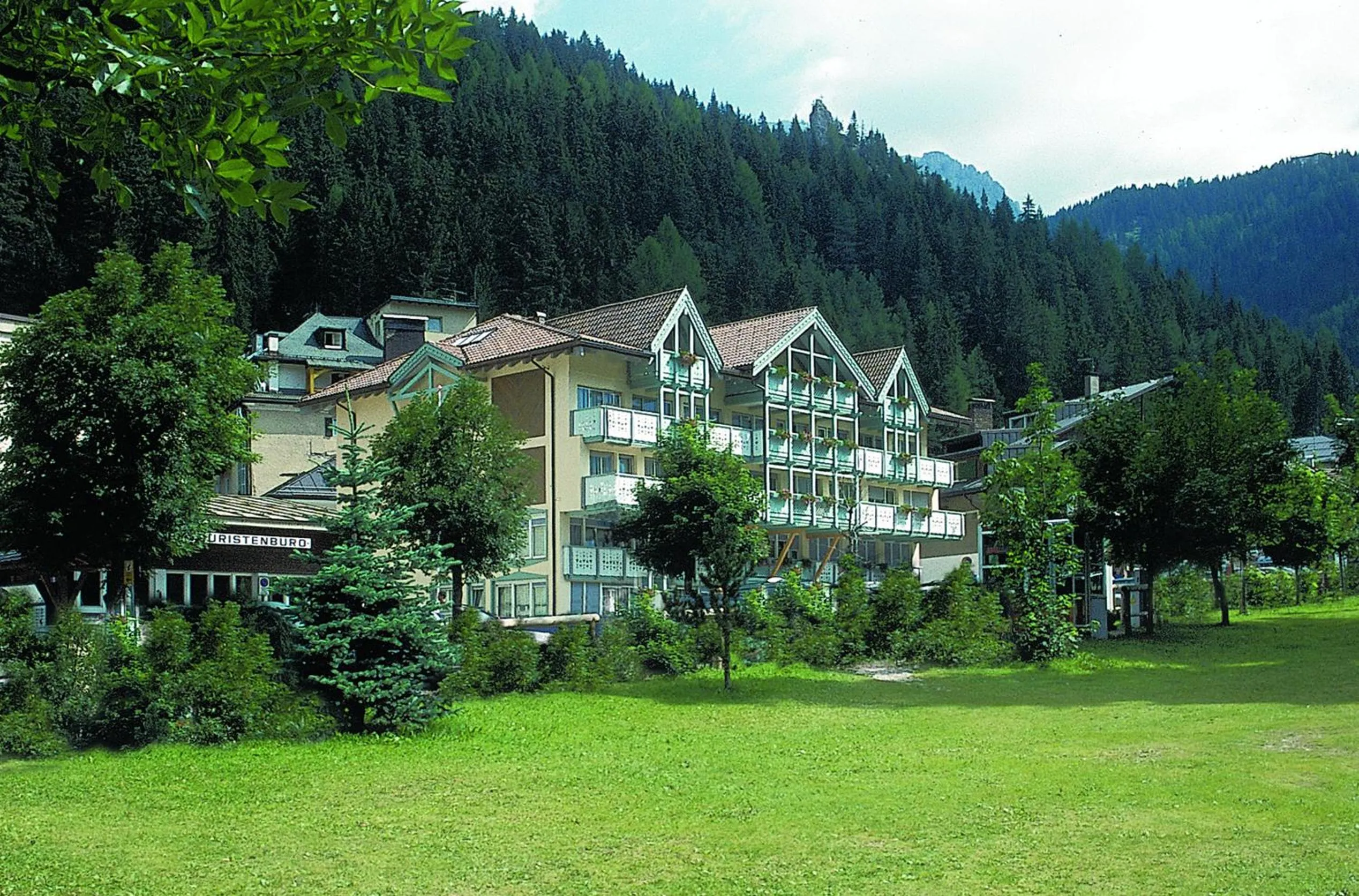 Property building in Hotel Dolomiti Schloss