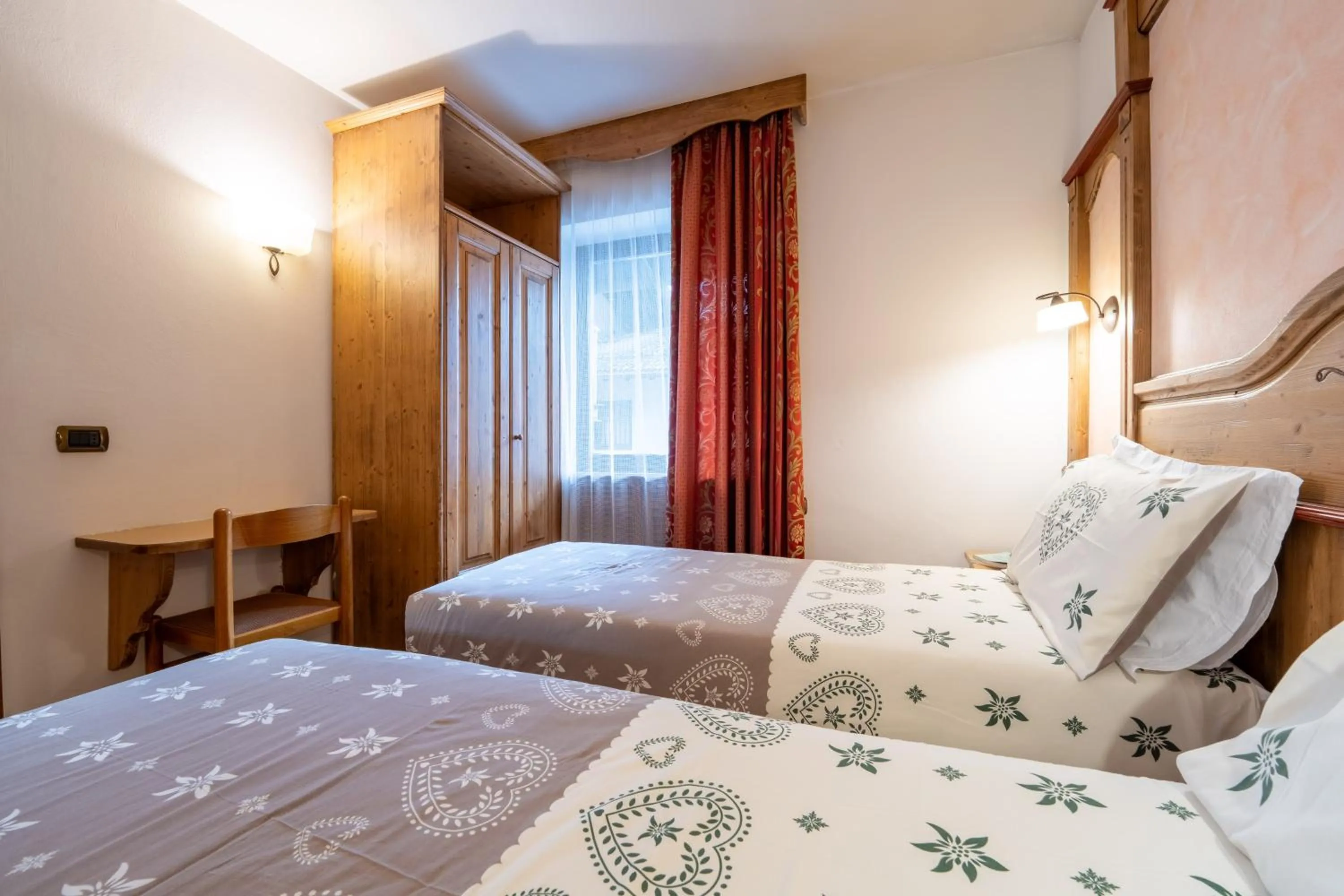 Bedroom, Bed in Hotel il Caminetto Sport